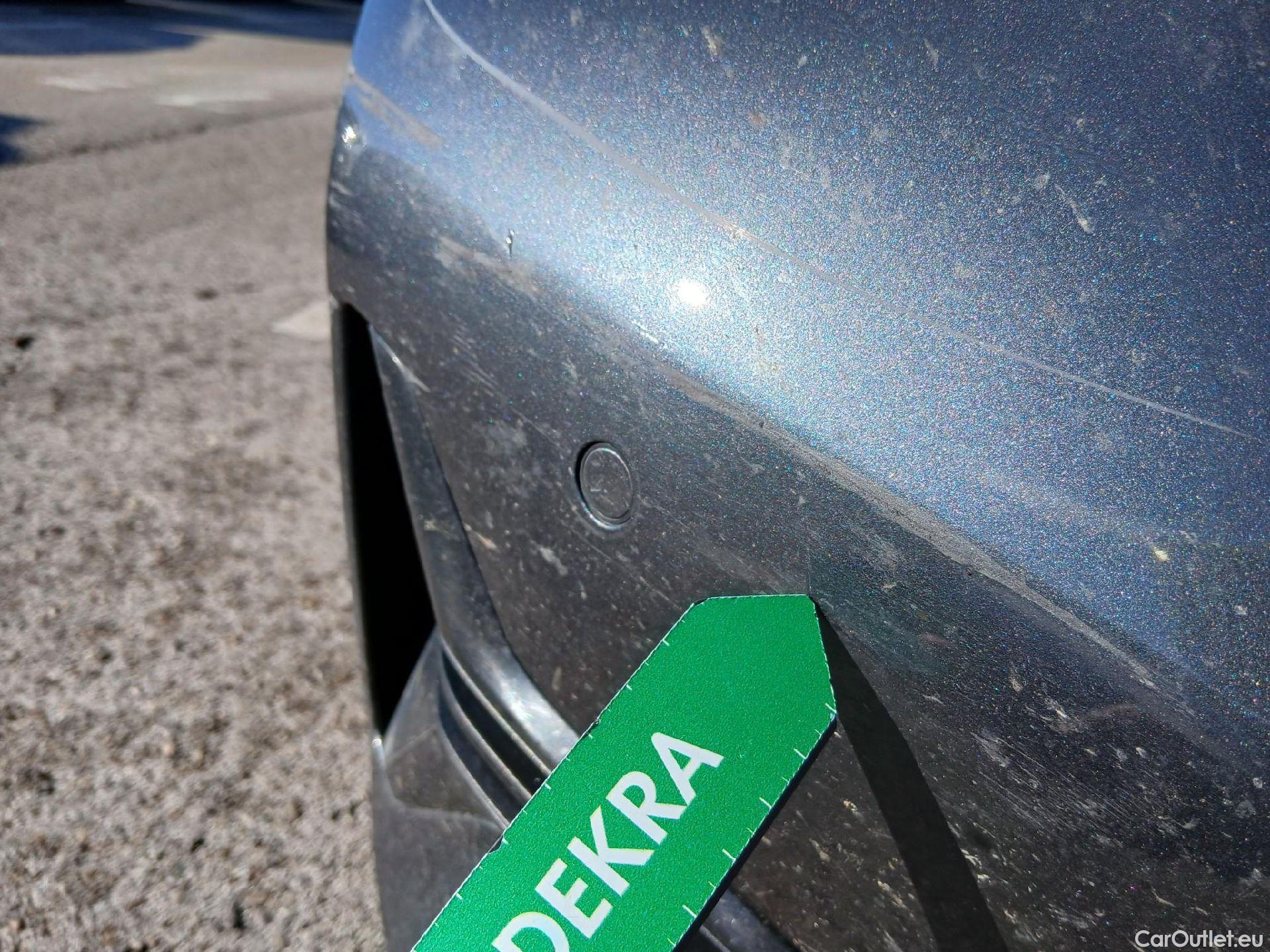  Bmw  Serie 3 BMW  / 2018 / 4P / sedán 318d #4