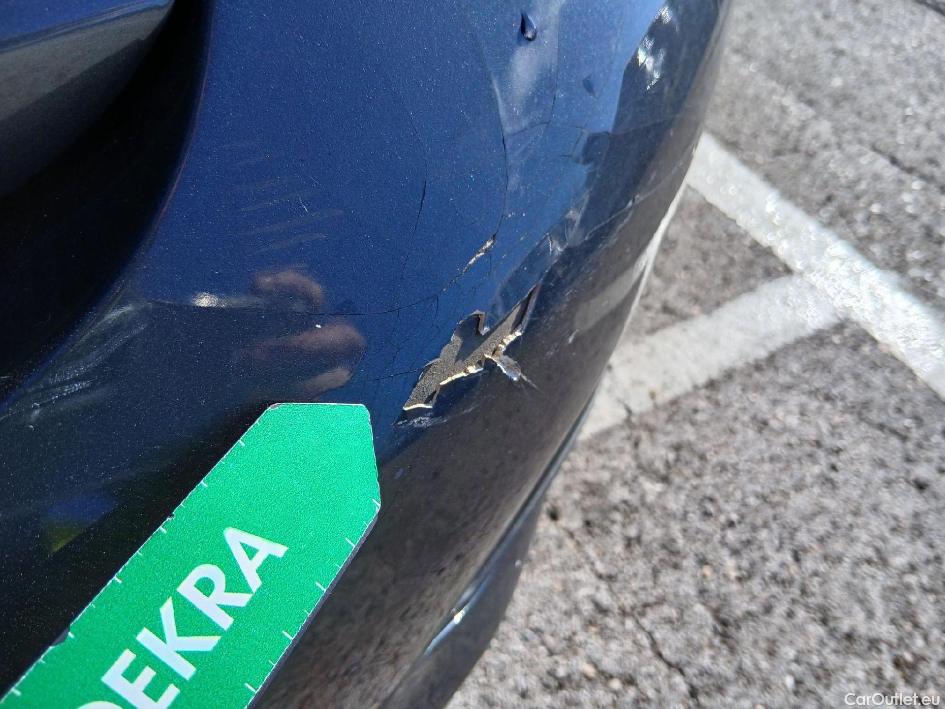  Bmw  Serie 3 BMW  / 2018 / 4P / sedán 318d #29