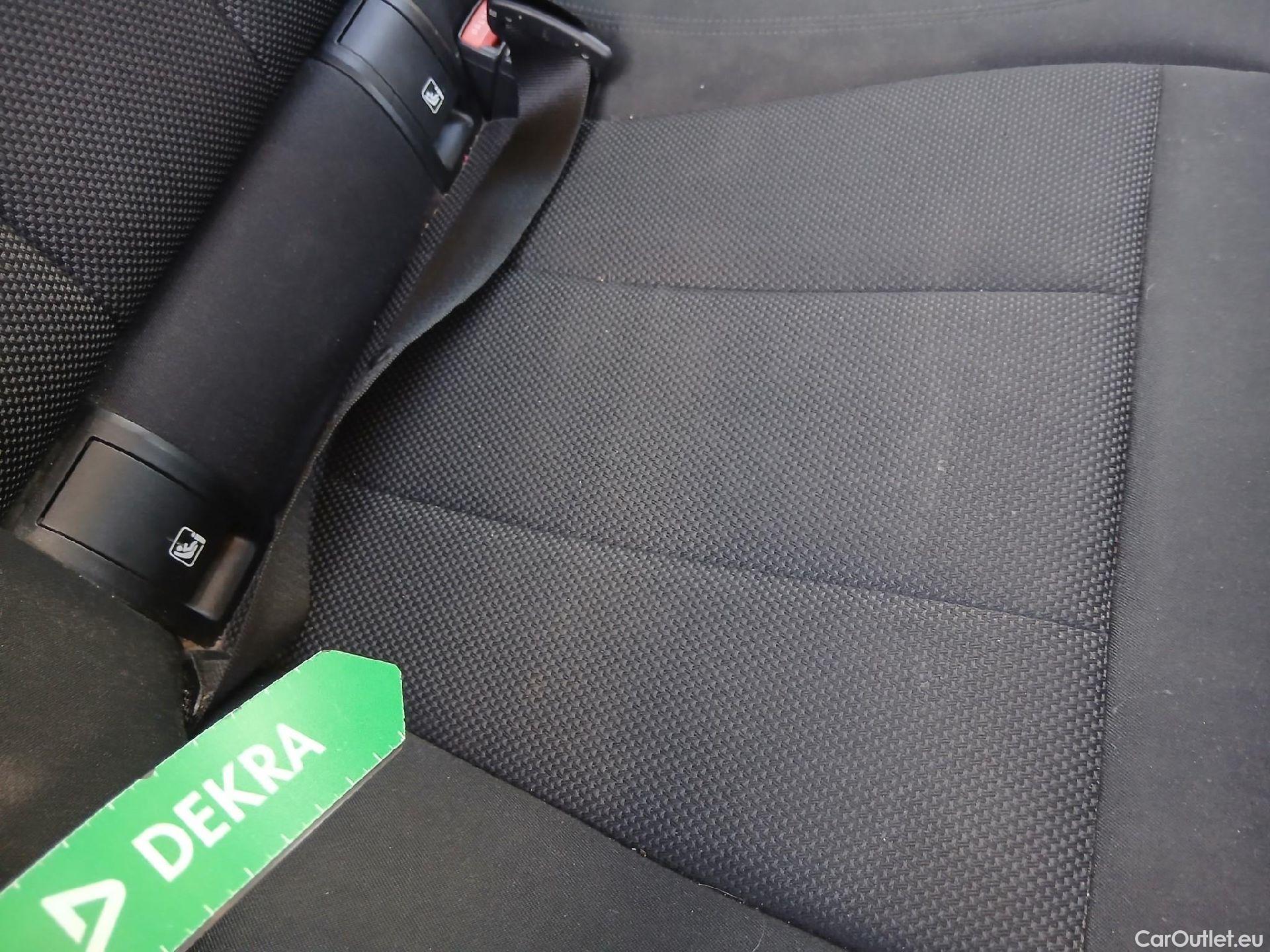  Bmw  Serie 3 BMW  / 2018 / 4P / sedán 318d #19