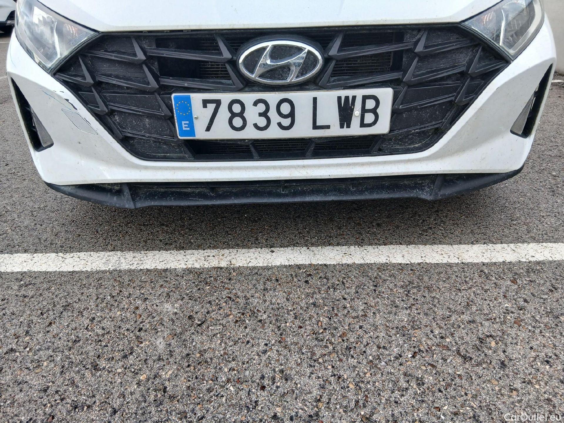  Hyundai  i20 HYUNDAI  / 2020 / 5P / berlina con portón 1.2 MPI SLX #7