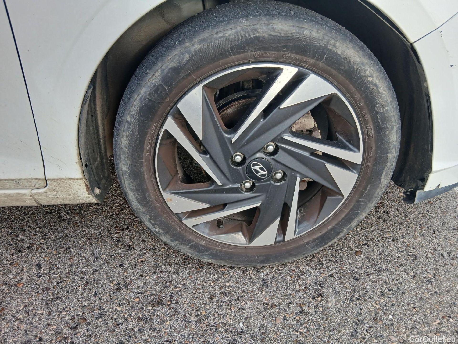  Hyundai  i20 HYUNDAI  / 2020 / 5P / berlina con portón 1.2 MPI SLX #47