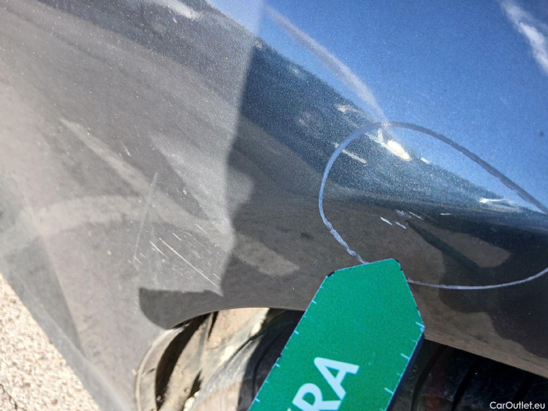  Bmw  Serie 3 BMW  / 2018 / 4P / sedán 318d #51