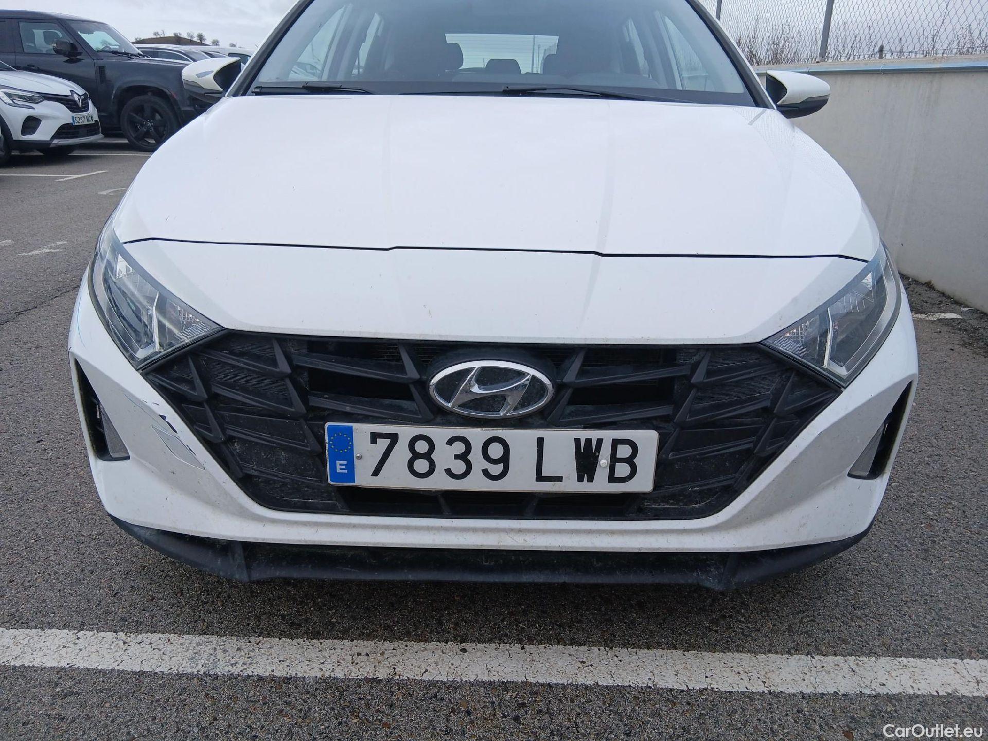  Hyundai  i20 HYUNDAI  / 2020 / 5P / berlina con portón 1.2 MPI SLX #5