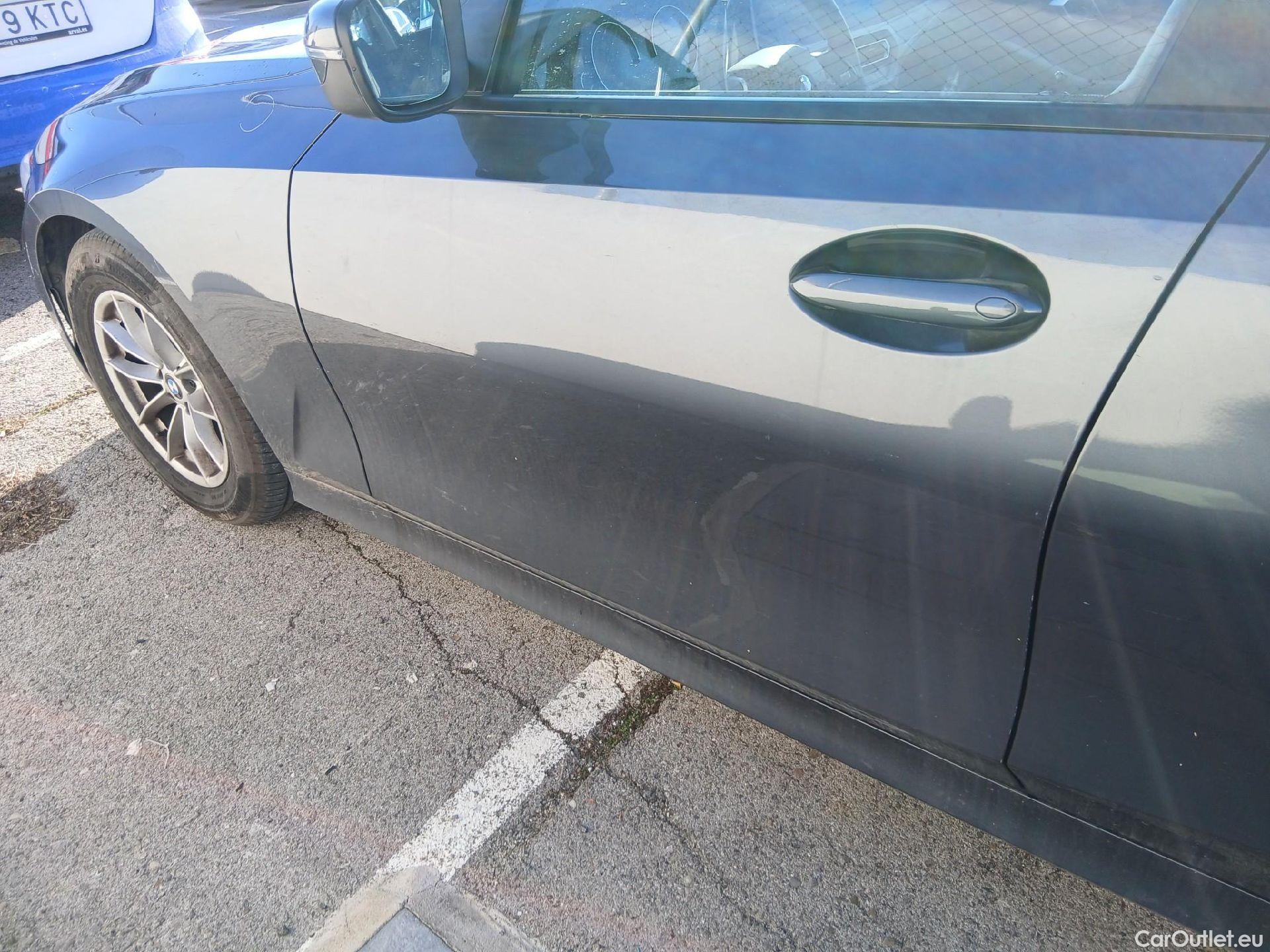  Bmw  Serie 3 BMW  / 2018 / 4P / sedán 318d #14