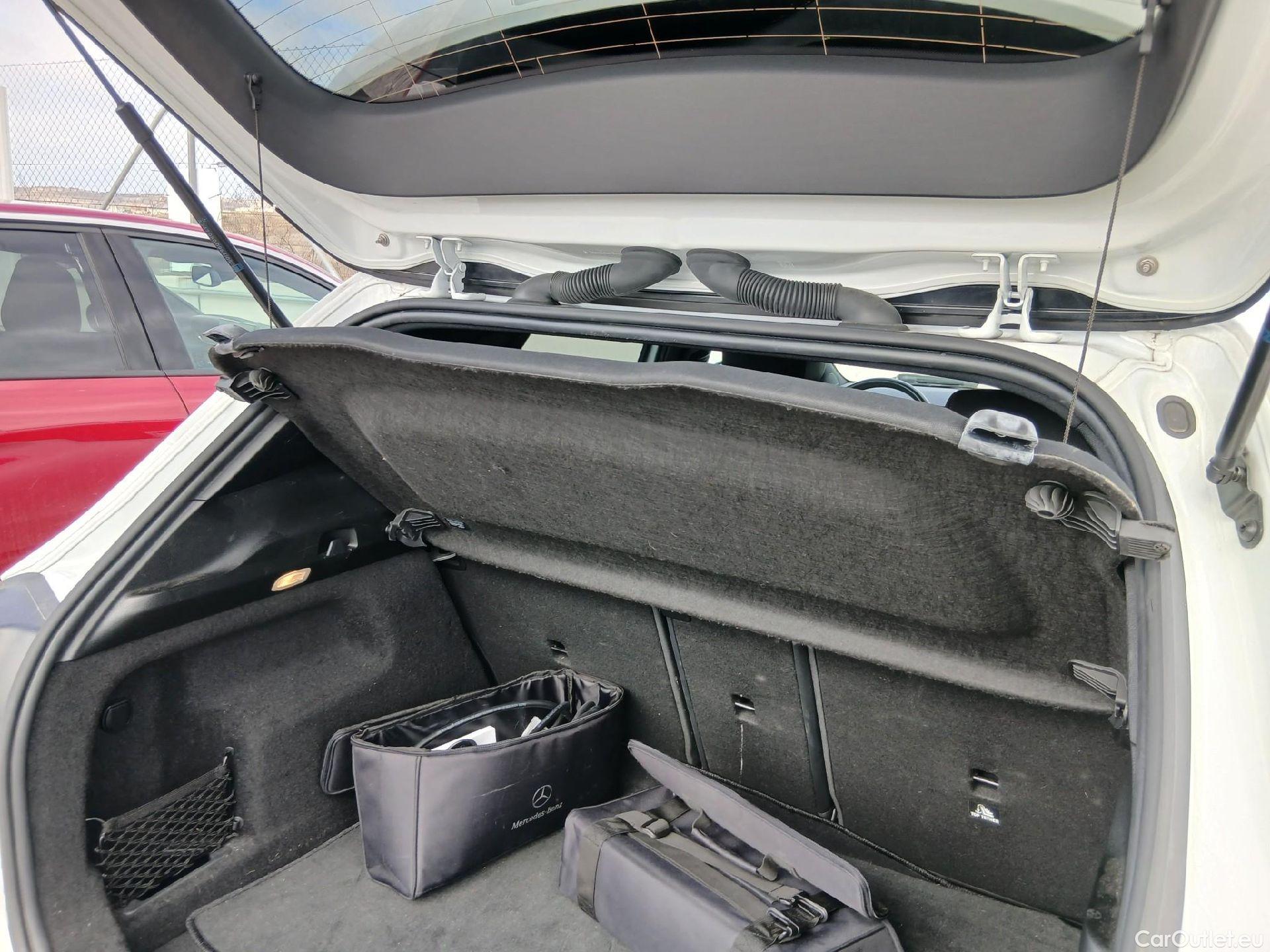  Mercedes  GLA MERCEDES-BENZ  / 2020 / 5P / todoterreno  250 e #9