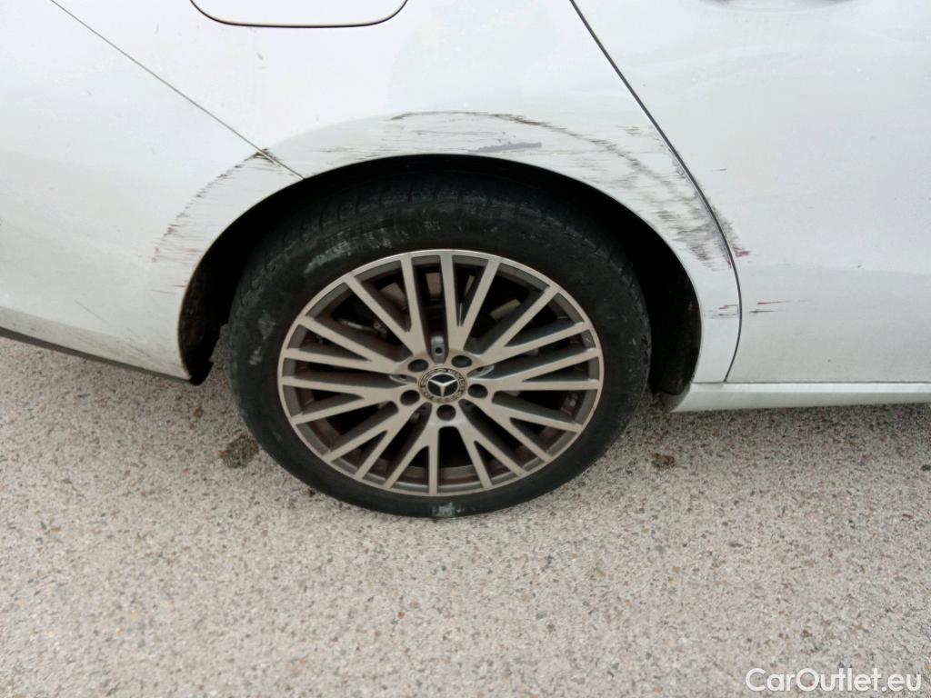  Mercedes  CLA-Klasse MERCEDES-BENZ CLA / 2019 / 4P / coupé CLA 250 e #15