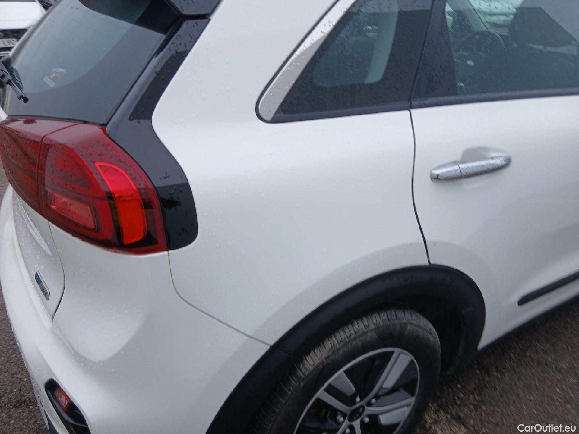  KIA  Niro KIA  / 2019 / 5P / crossover 1.6 GDi HEV 104kW (141CV) Drive #17