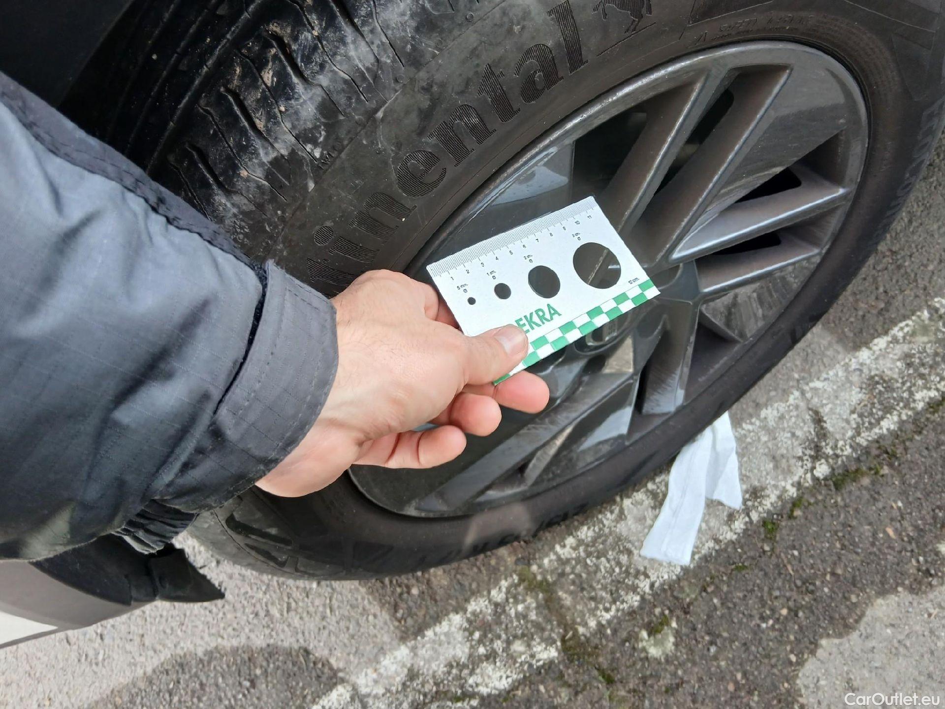  Nissan  Qashqai NISSAN  / 2021 / 5P / todoterreno DIG-T 116kW (158CV) mHEV Xtronic Acenta (AC2) #4