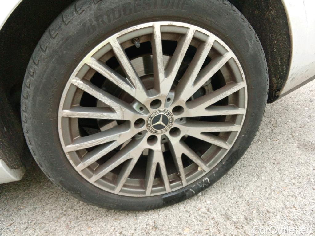  Mercedes  CLA-Klasse MERCEDES-BENZ CLA / 2019 / 4P / coupé CLA 250 e #9