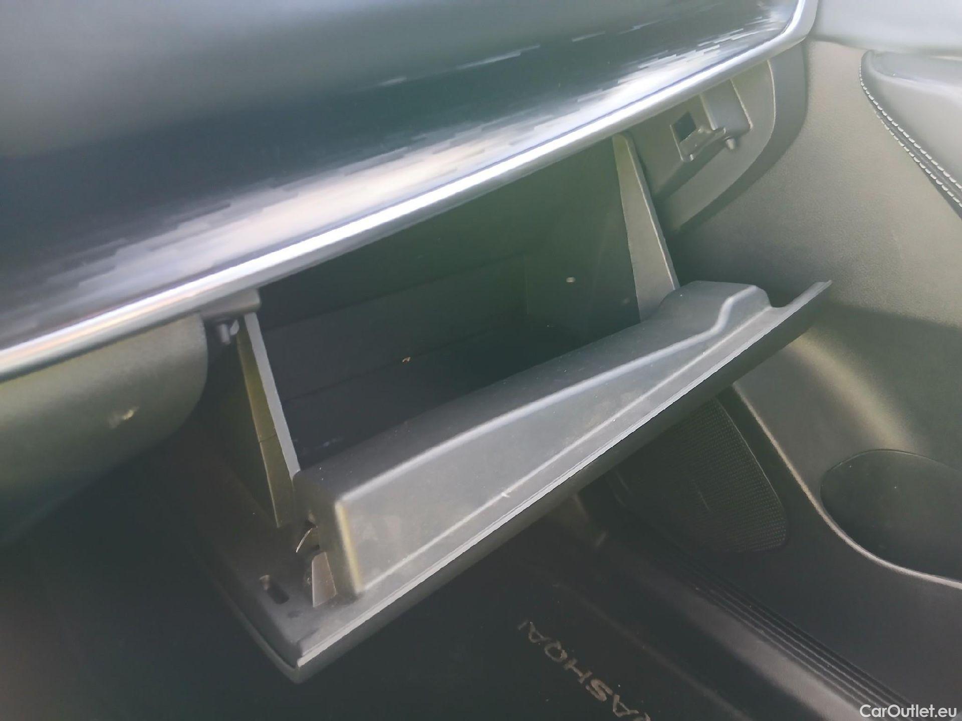  Nissan  Qashqai NISSAN  / 2021 / 5P / todoterreno DIG-T 116kW (158CV) mHEV Xtronic Tekna+ #2