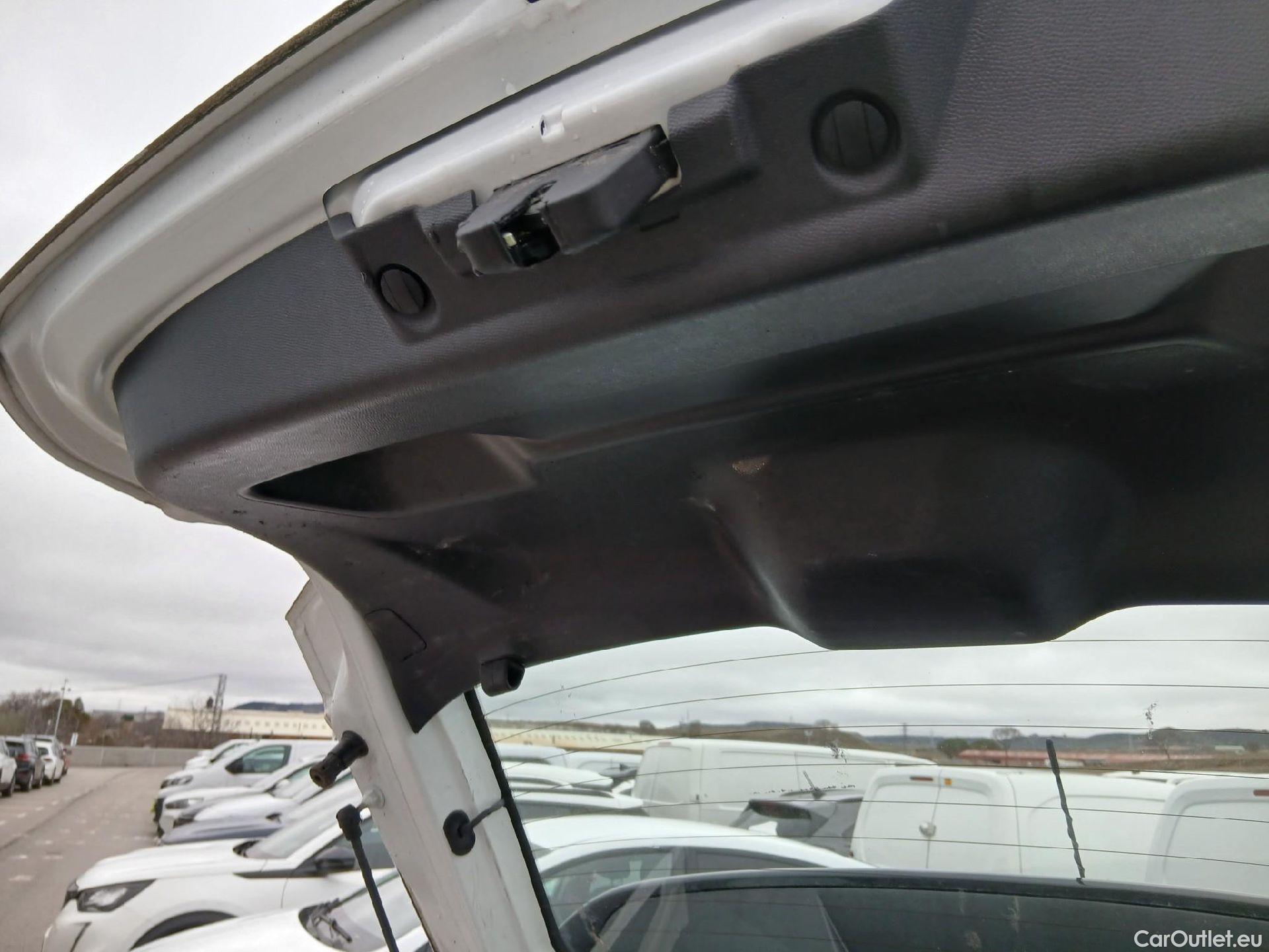  Opel  Corsa OPEL  / 2019 / 5P / berlina con portón 1.2T XHL 74kW (100CV) Elegance (CX) #24