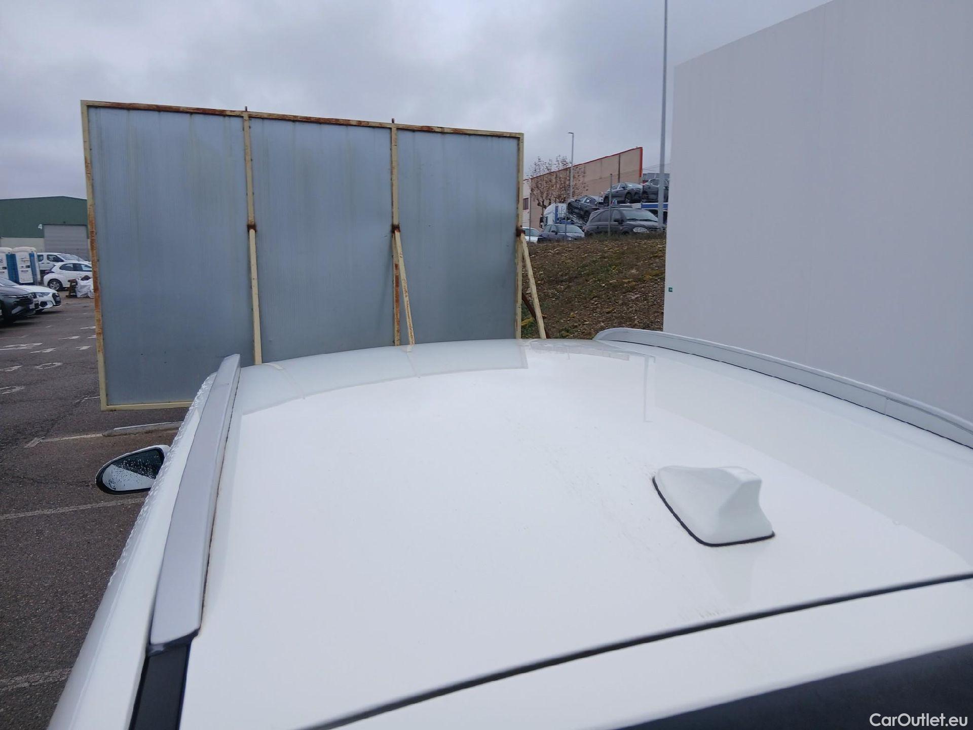  KIA  Niro KIA  / 2019 / 5P / crossover 1.6 GDi HEV 104kW (141CV) Drive #9