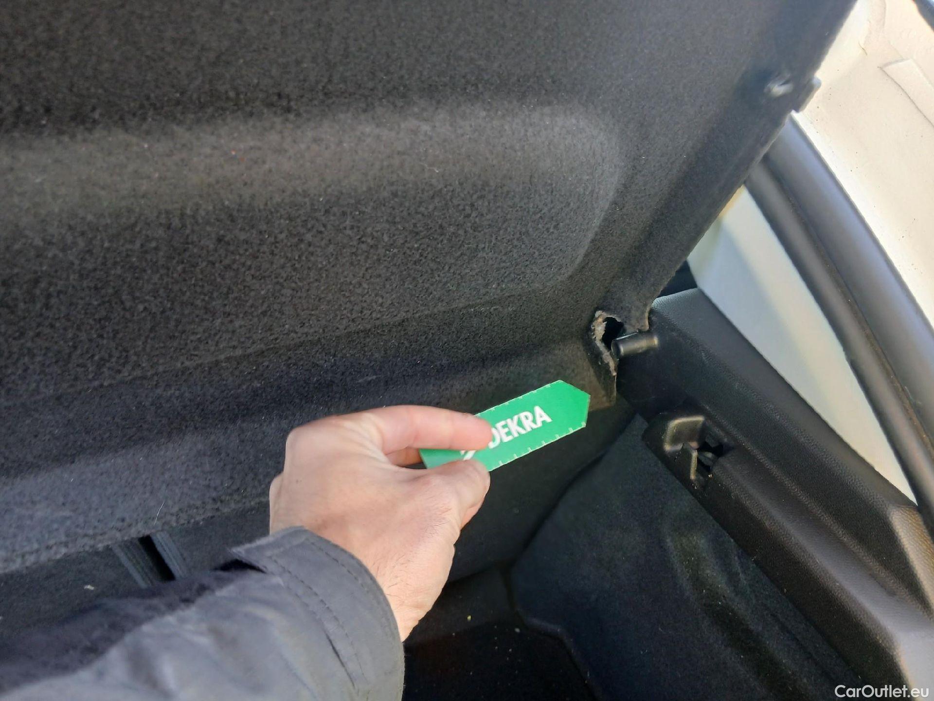  Opel  Corsa OPEL  1.2T XHL 74kW (100CV) Elegance #26