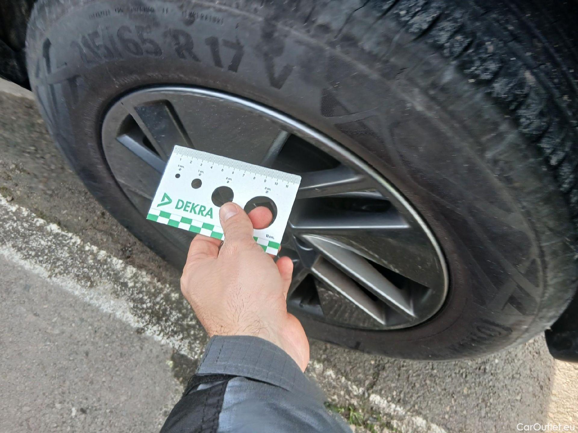  Nissan  Qashqai NISSAN  / 2021 / 5P / todoterreno DIG-T 116kW (158CV) mHEV Xtronic Acenta (AC2) #11