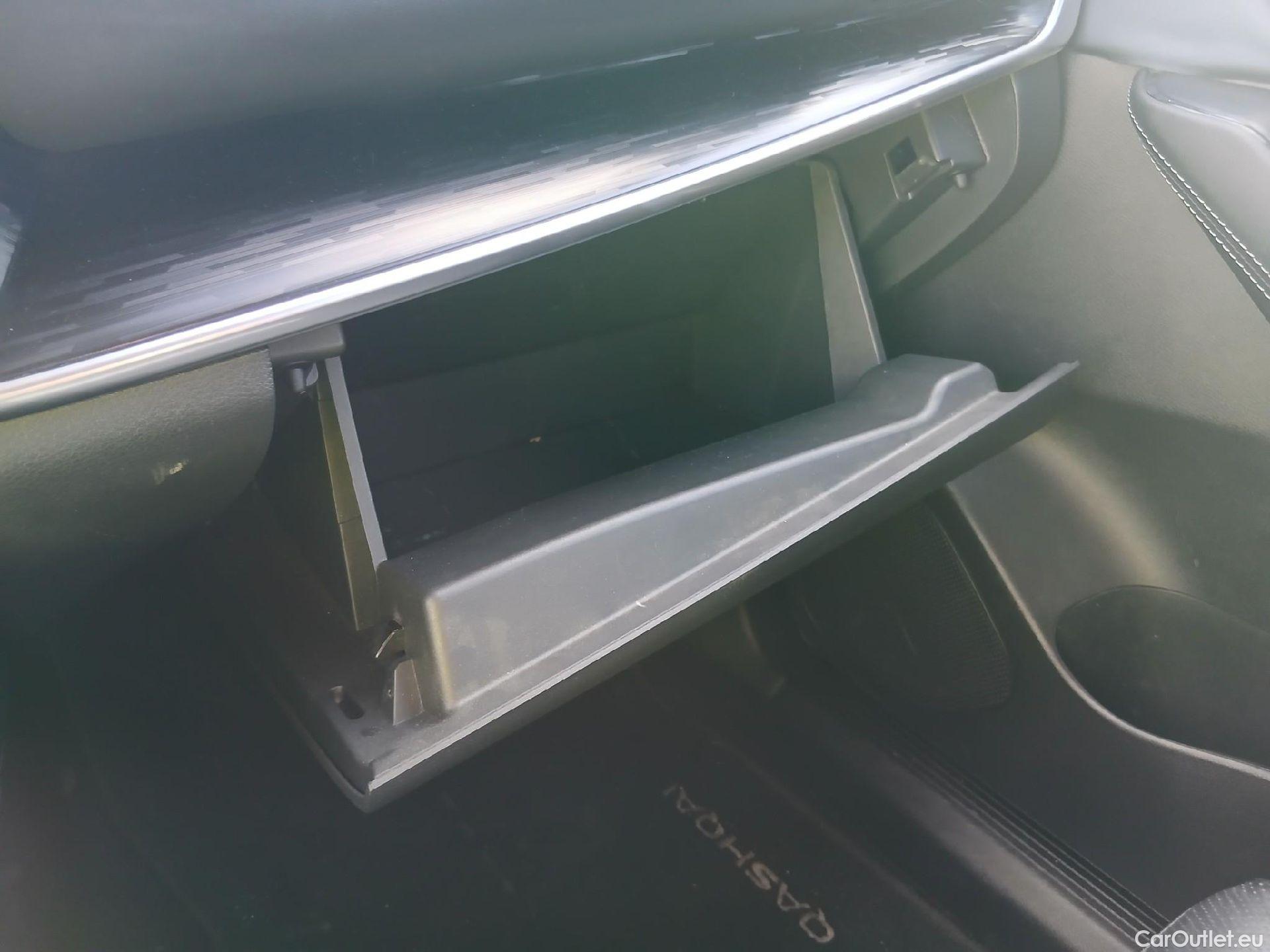  Nissan  Qashqai NISSAN  / 2021 / 5P / todoterreno DIG-T 116kW (158CV) mHEV Xtronic Tekna+ #1