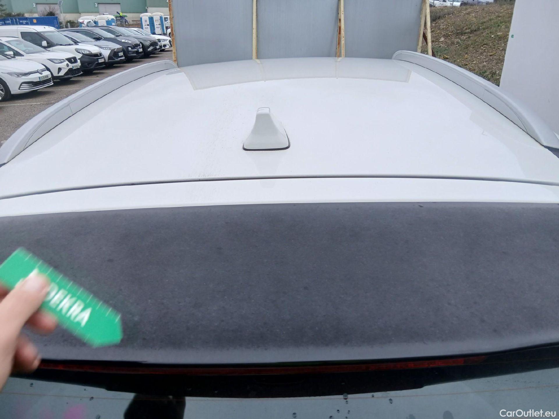  KIA  Niro KIA  / 2019 / 5P / crossover 1.6 GDi HEV 104kW (141CV) Drive #15