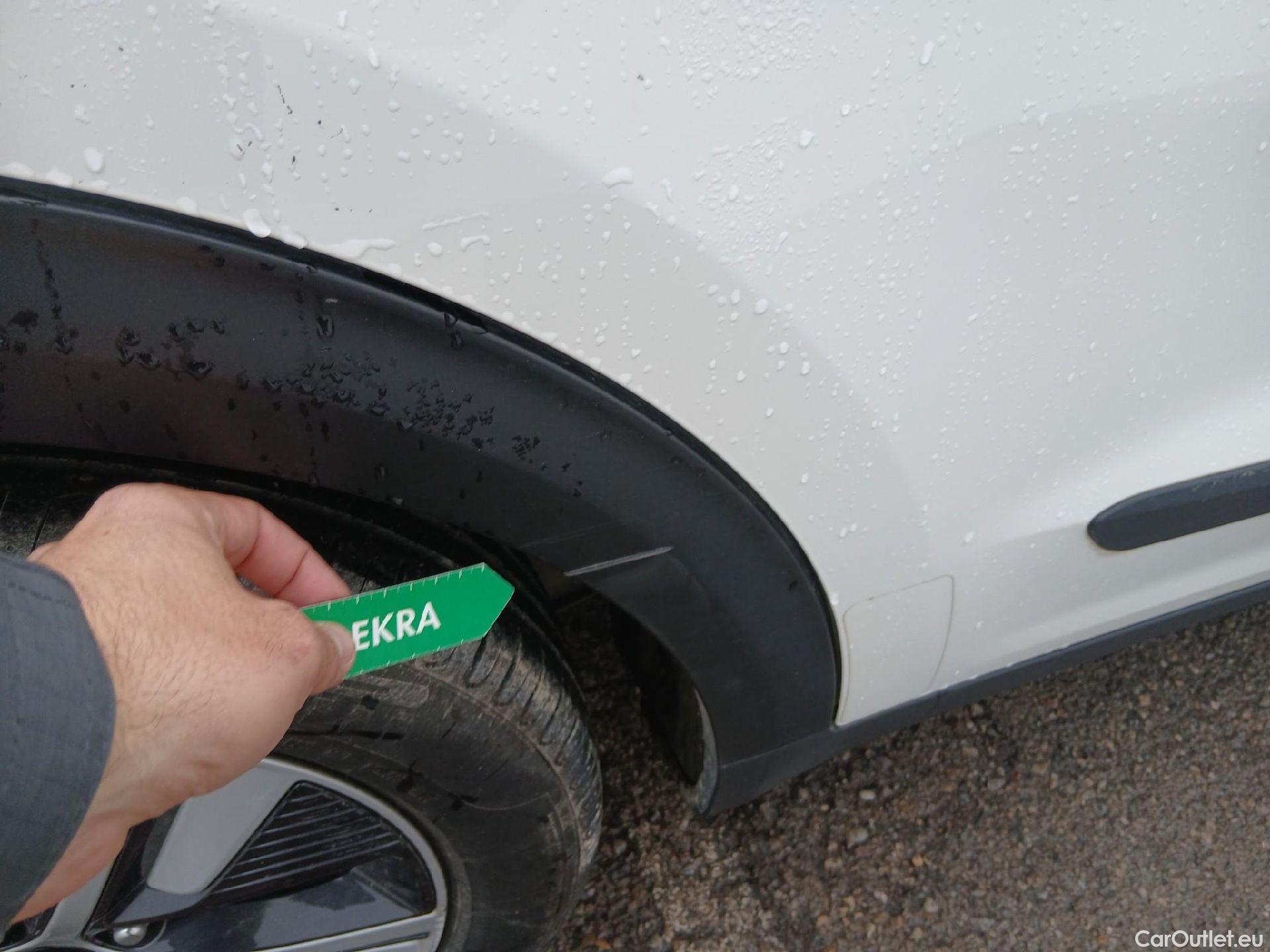  KIA  Niro KIA  / 2019 / 5P / crossover 1.6 GDi HEV 104kW (141CV) Drive #20