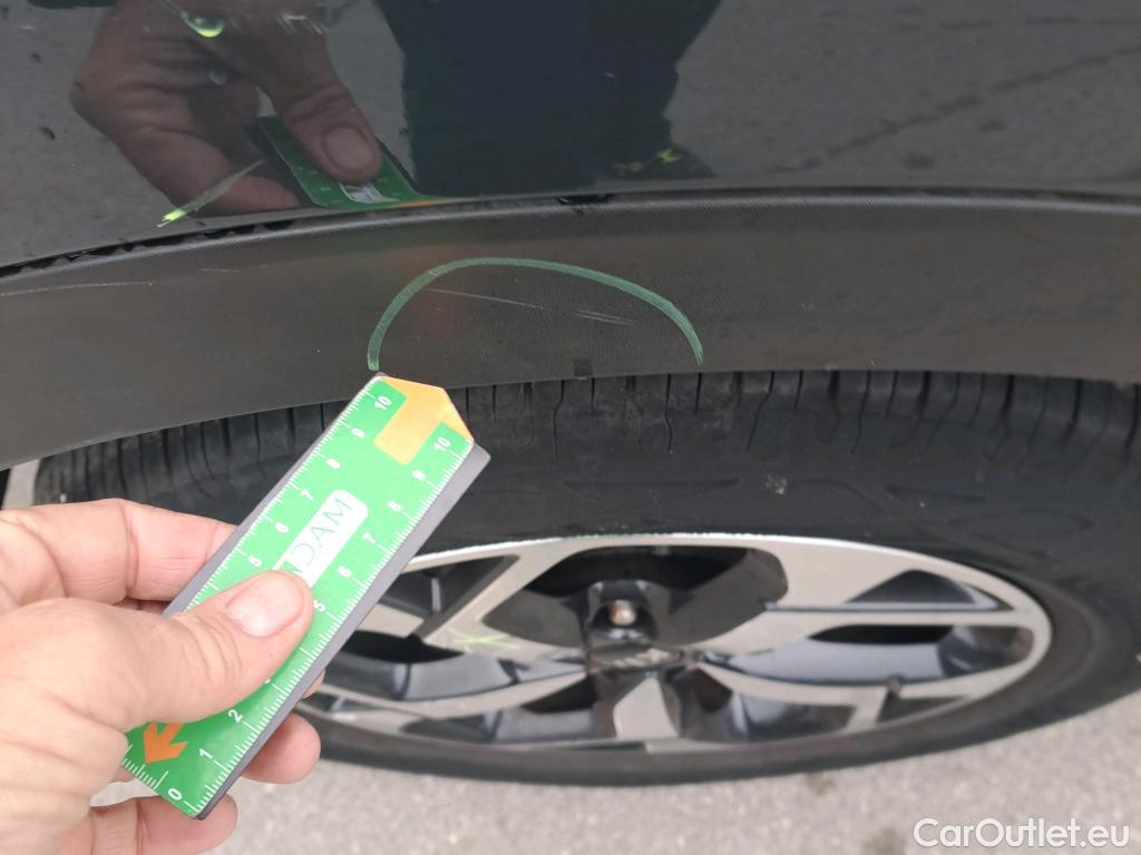  KIA  Sportage KIA  1.6MHEV Drive 100kW(136CV) 4x2(Crist Tintados)(CX) #64