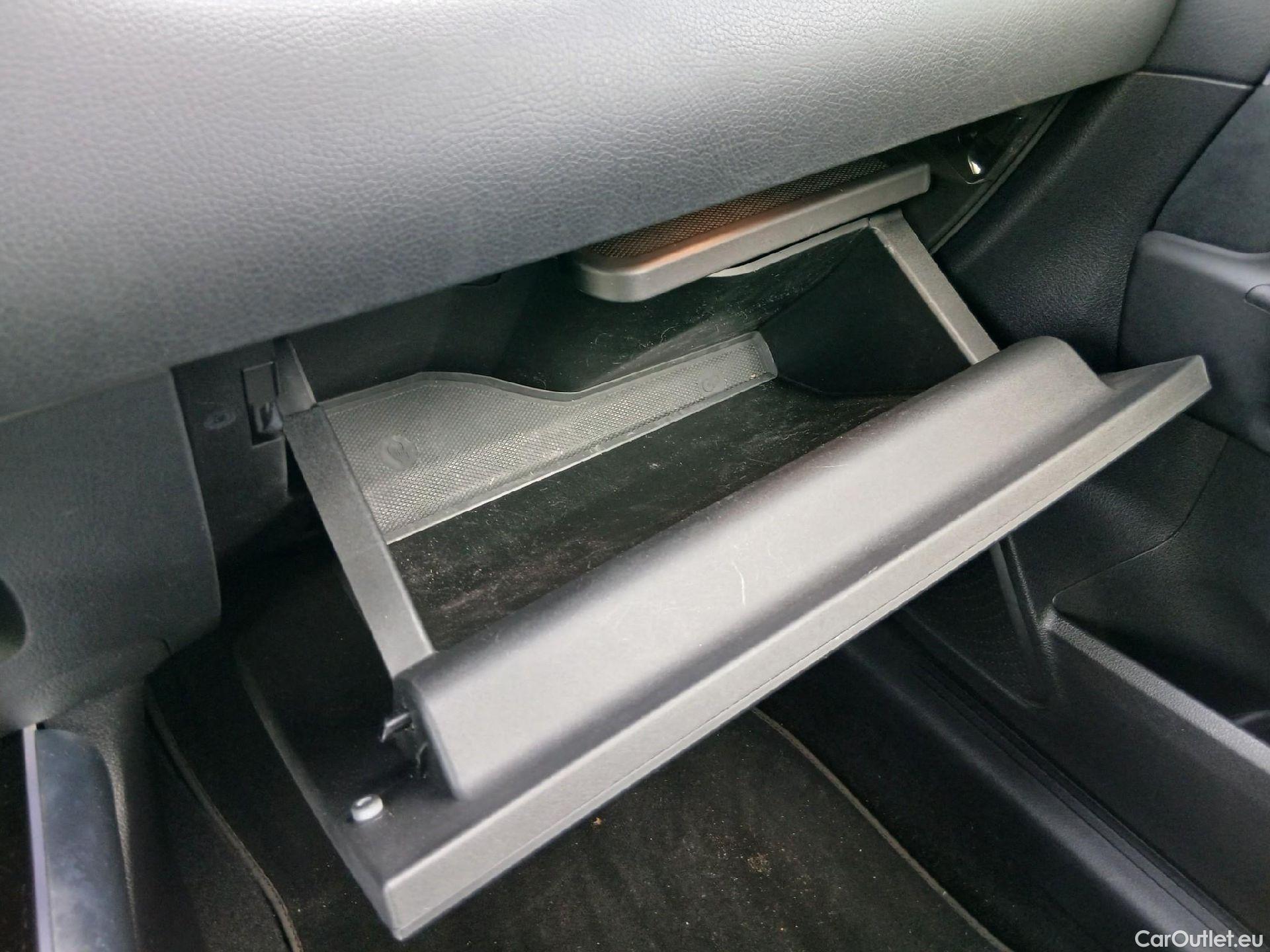  Mercedes  GLA MERCEDES-BENZ  / 2020 / 5P / todoterreno  250 e #2