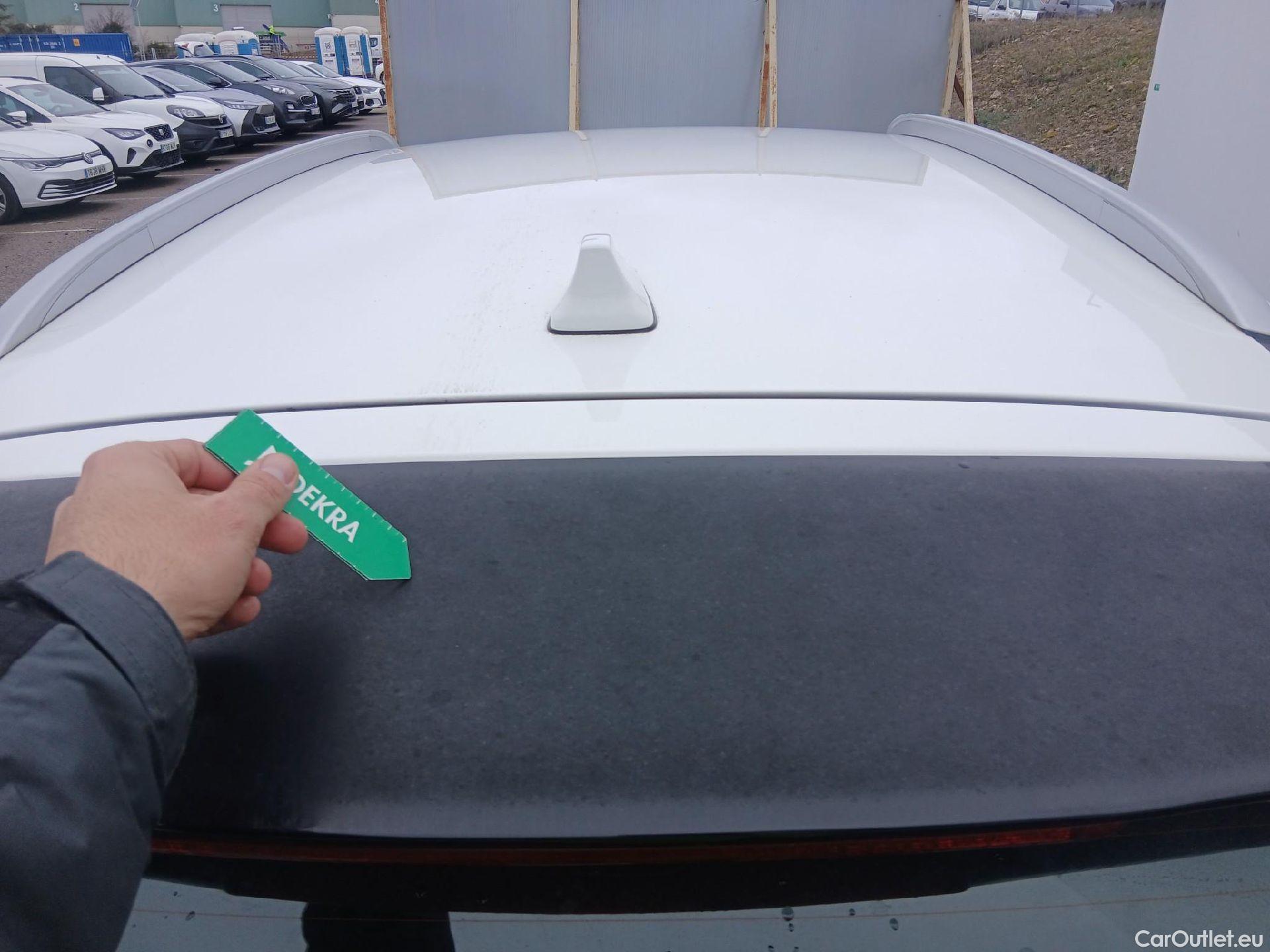  KIA  Niro KIA  / 2019 / 5P / crossover 1.6 GDi HEV 104kW (141CV) Drive #16