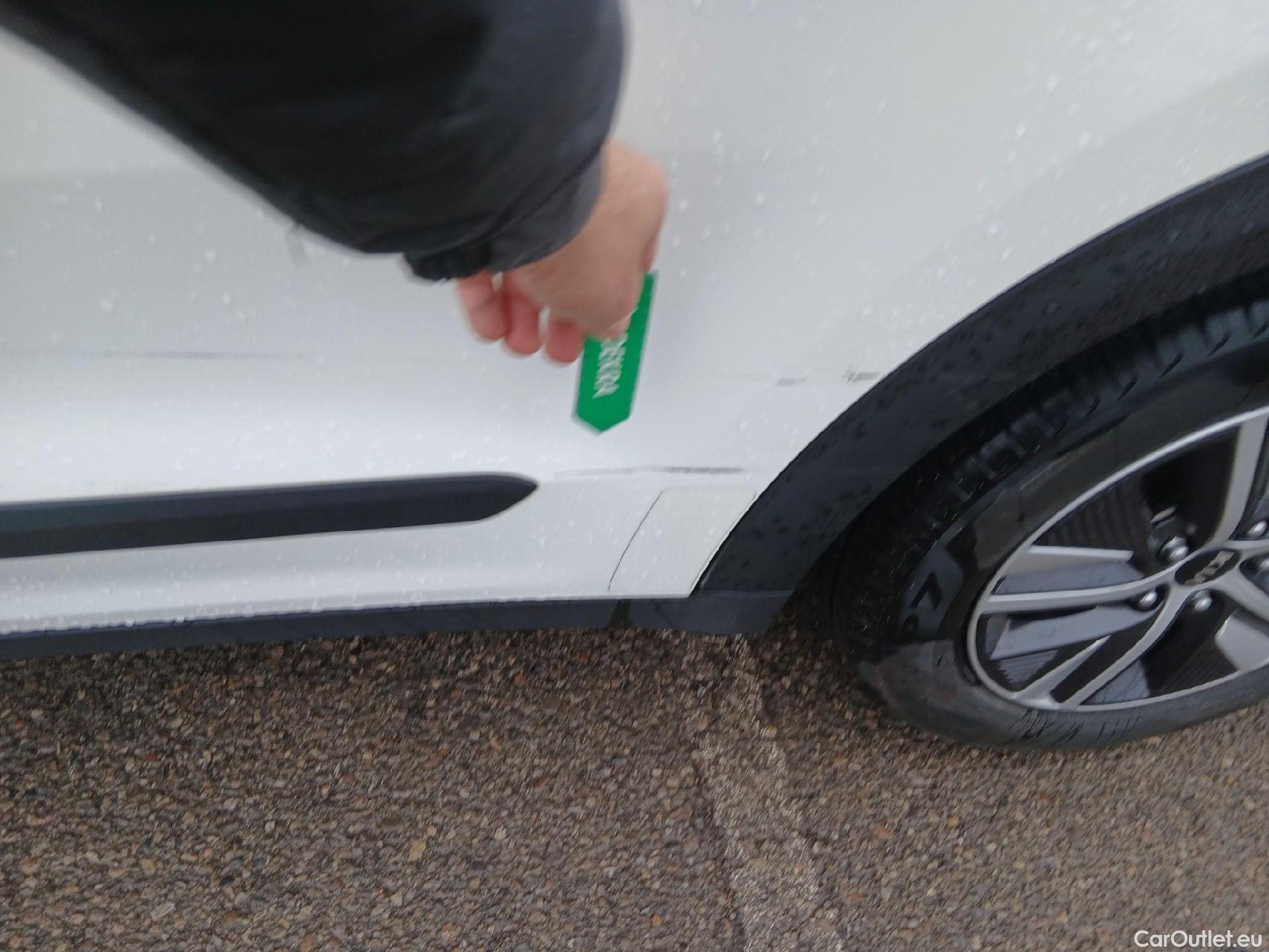  KIA  Niro KIA  / 2019 / 5P / crossover 1.6 GDi HEV 104kW (141CV) Drive #8