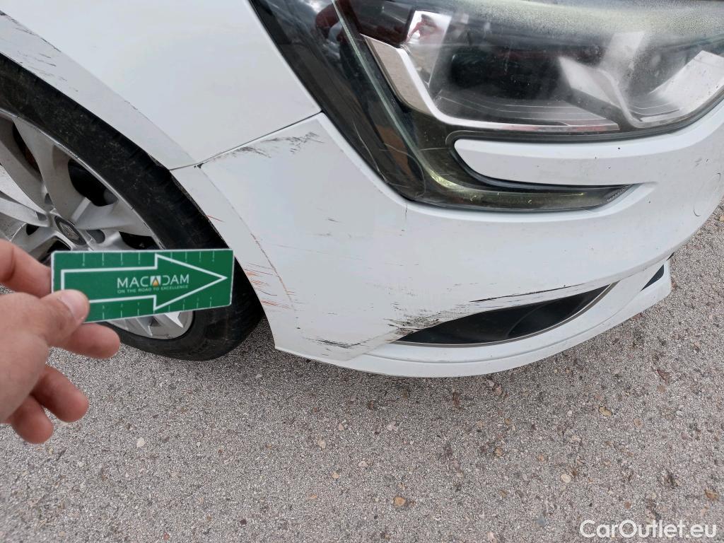  Renault  Megane RENAULT Mégane / 2015 / 5P / familiar Sp. Tourer Zen En. dCi 81kW (110CV) #37