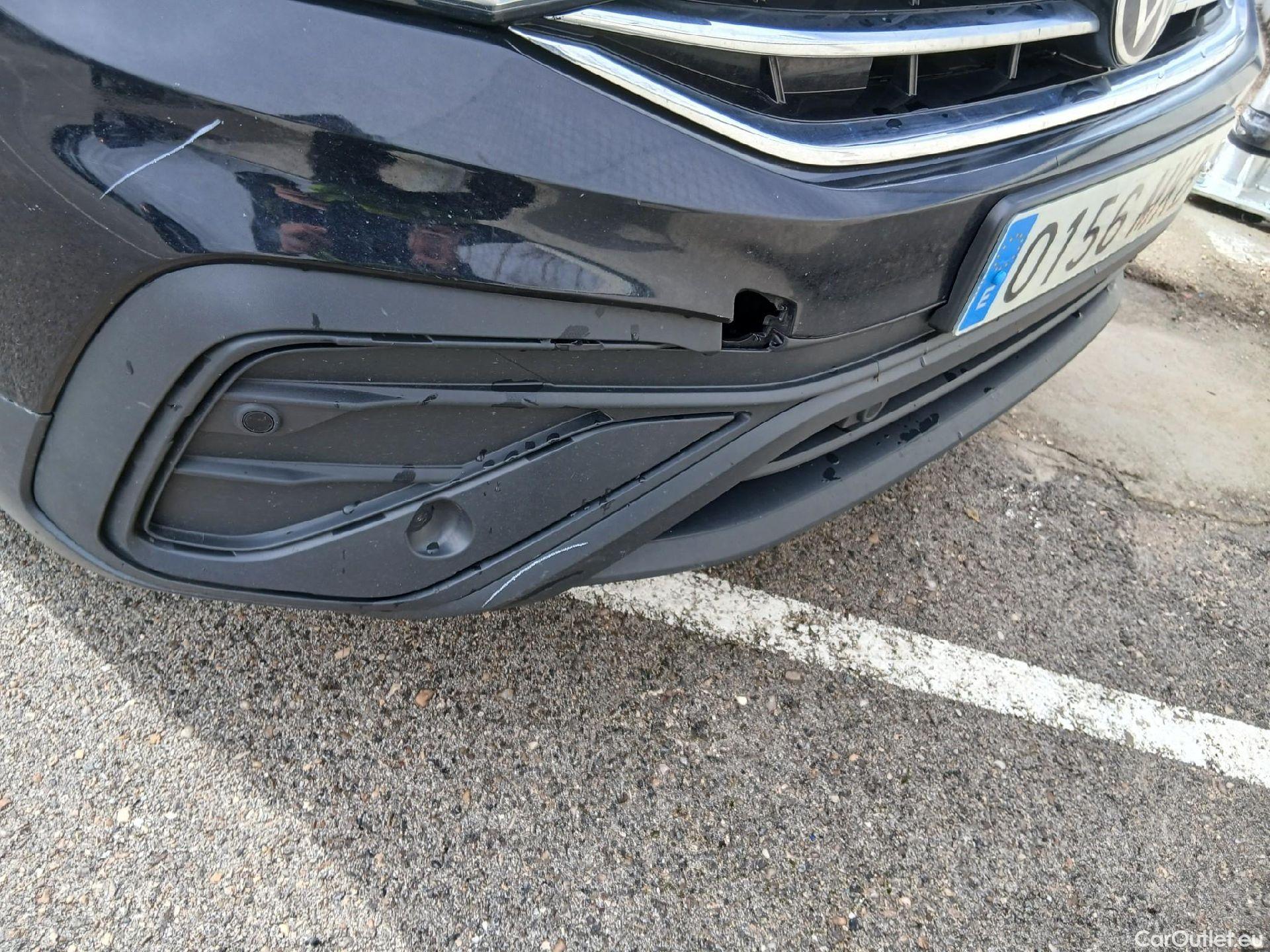  Volkswagen  Tiguan VOLKSWAGEN  Allspace / 2021 / 5P / todoterreno Life 2.0 TDI 110kW (150CV) DSG #9