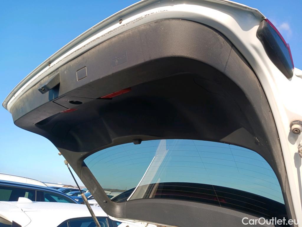  Volkswagen  T-ROC VOLKSWAGEN  / 2017 / 5P / todoterreno Advance 1.6 TDI 85kW (115CV) #15