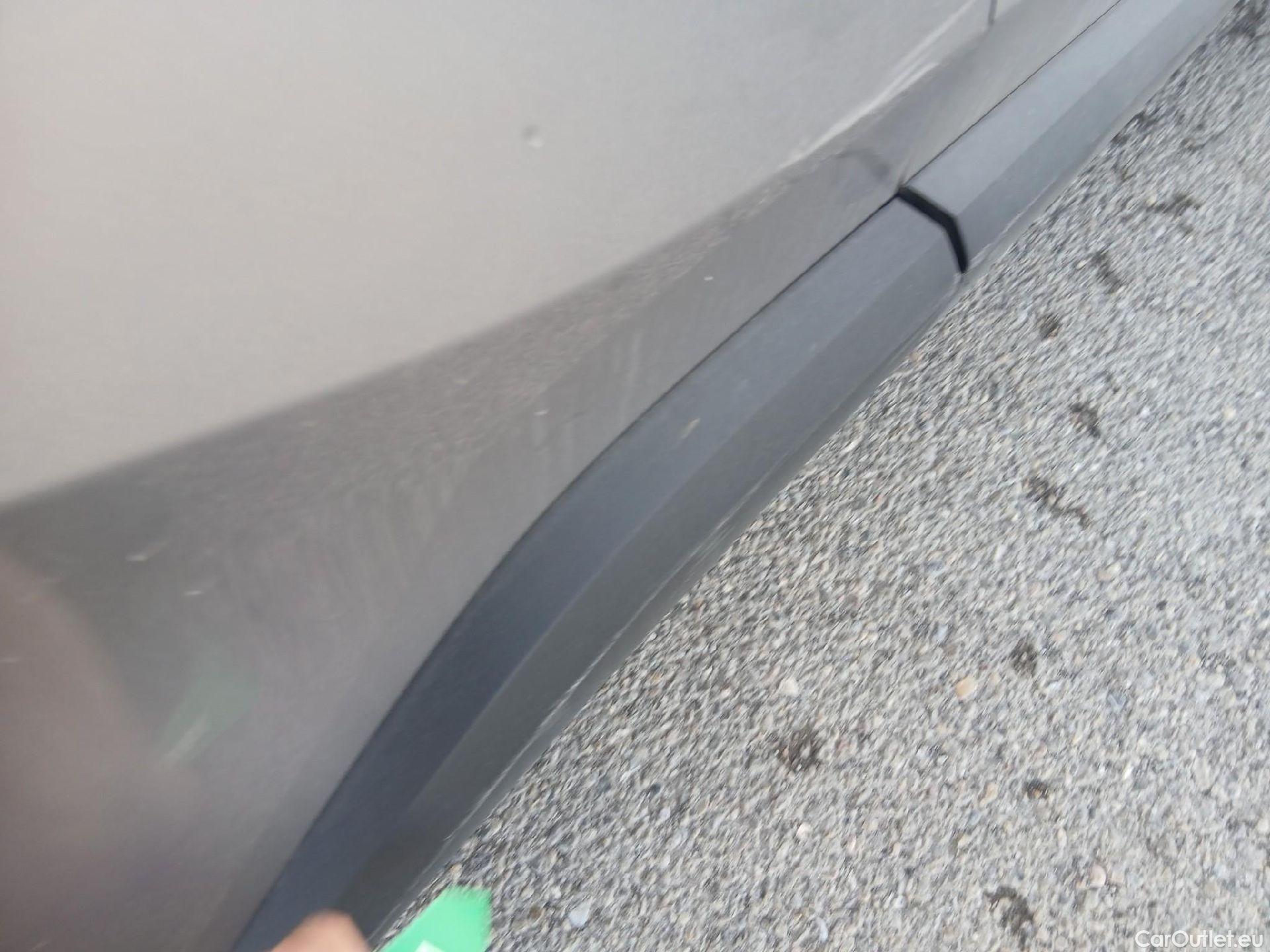  Toyota  C-HR TOYOTA  / 2016 / 5P / todoterreno 1.8 125H Advance (CX) #29