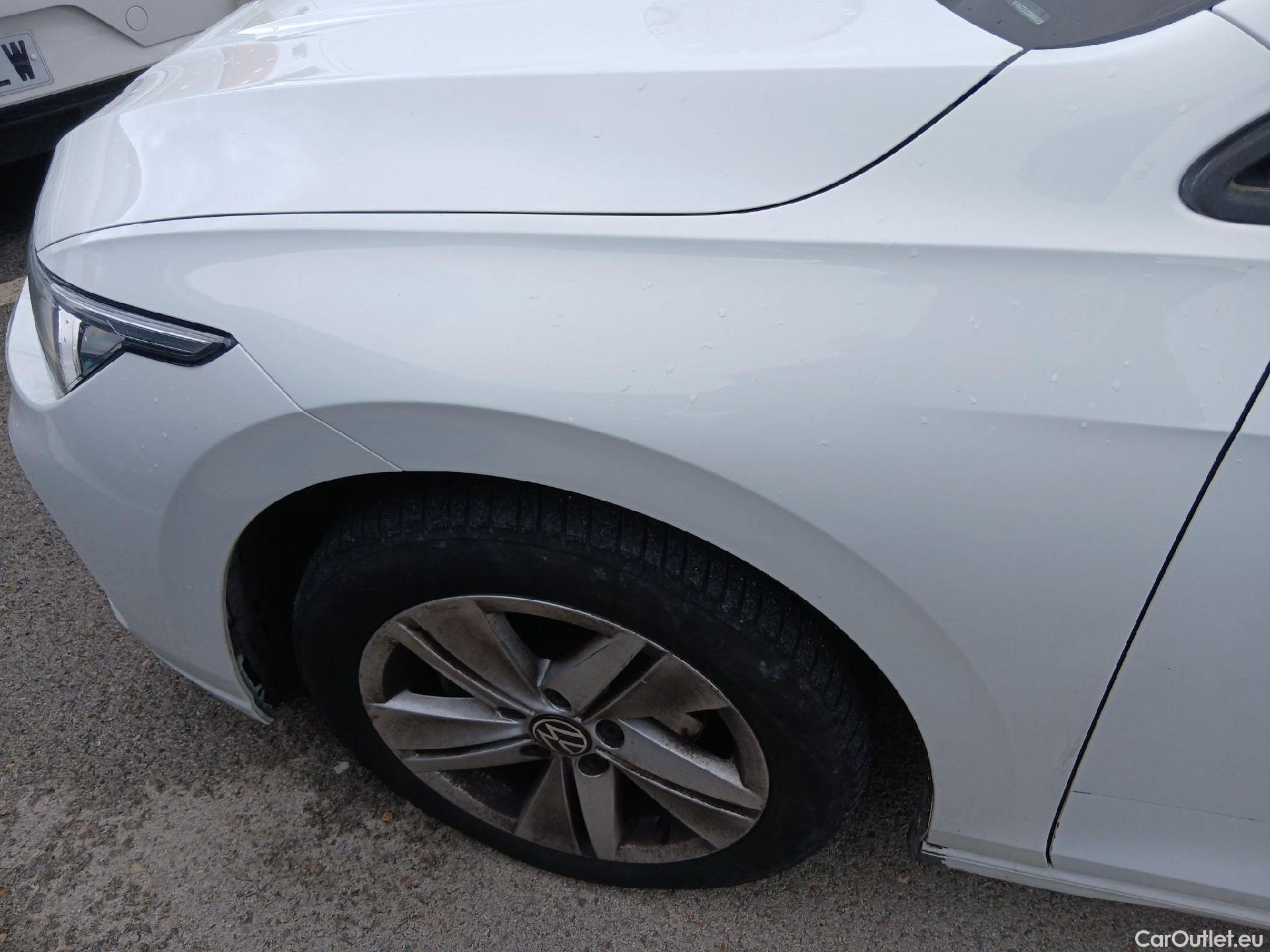  Volkswagen  Golf  VOLKSWAGEN / 2020 / 5P / familiar Life 1.0 eTSI 81kW (110CV) DSG Variant #11