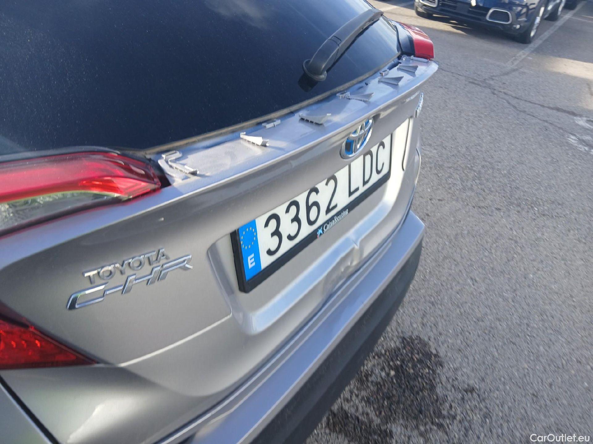  Toyota  C-HR TOYOTA  / 2016 / 5P / todoterreno 1.8 125H Advance (CX) #18