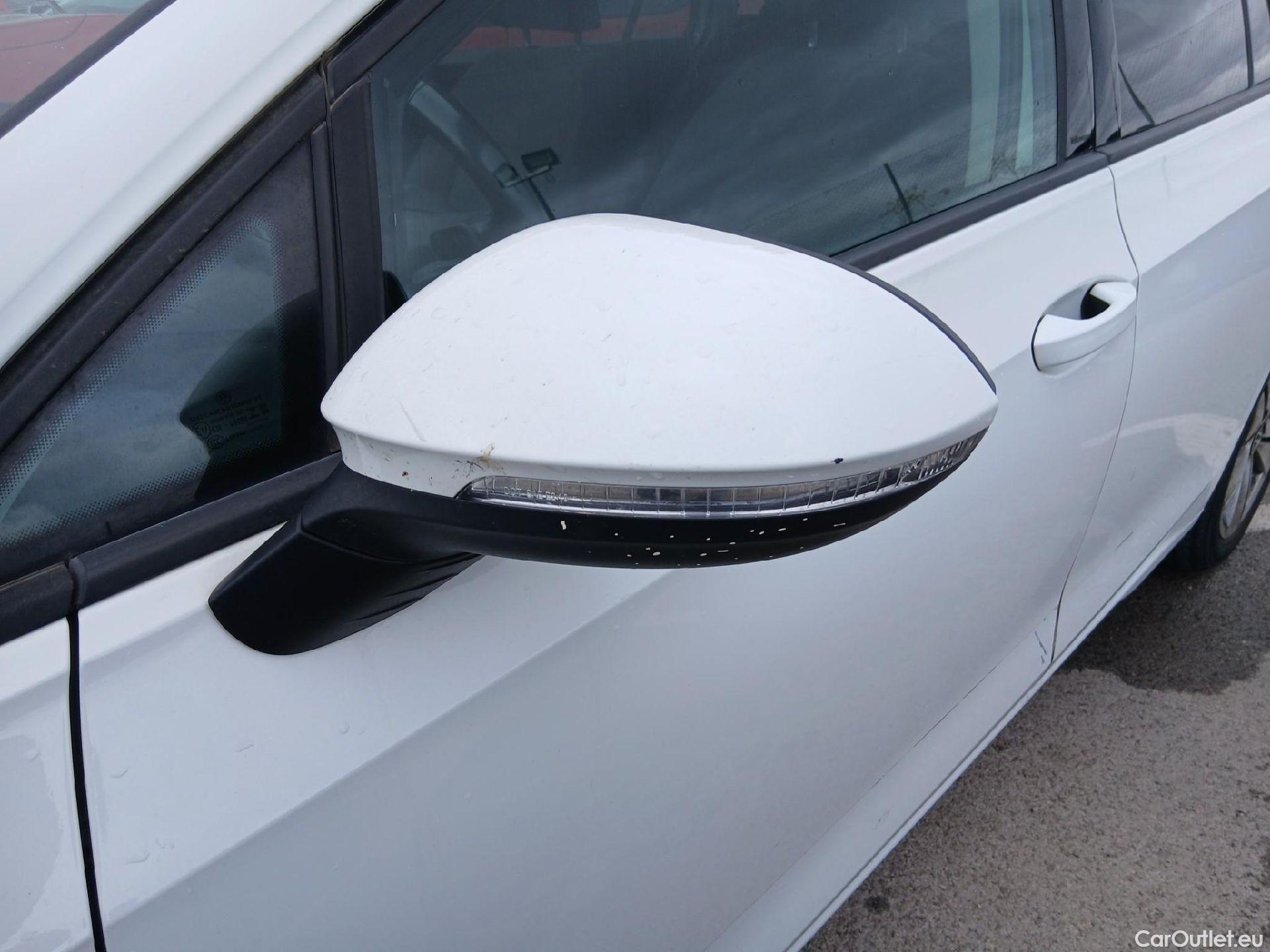  Volkswagen  Golf  VOLKSWAGEN / 2020 / 5P / familiar Life 1.0 eTSI 81kW (110CV) DSG Variant #7