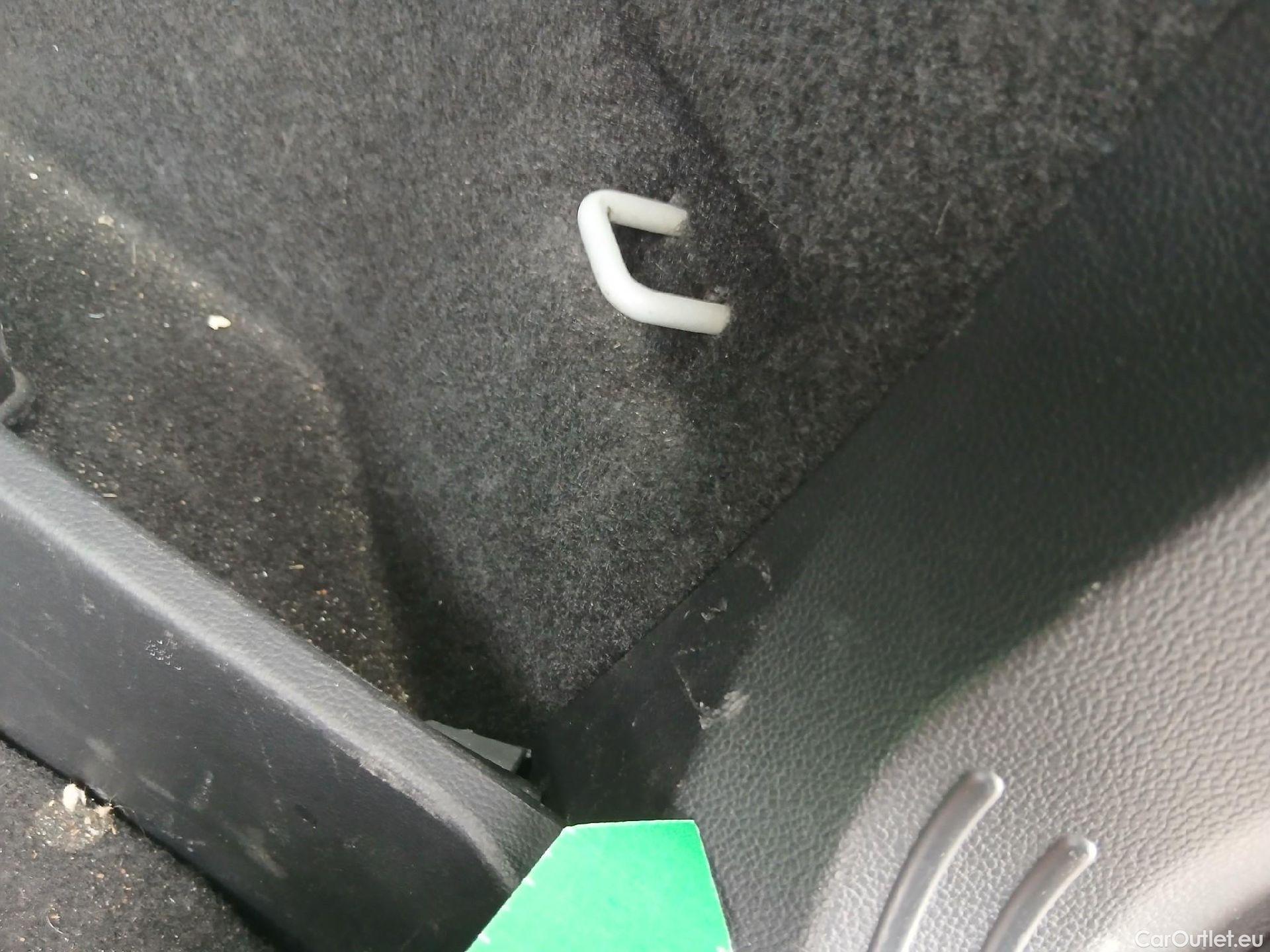  Volkswagen  Golf  VOLKSWAGEN / 2020 / 5P / familiar Life 1.0 eTSI 81kW (110CV) DSG Variant #28