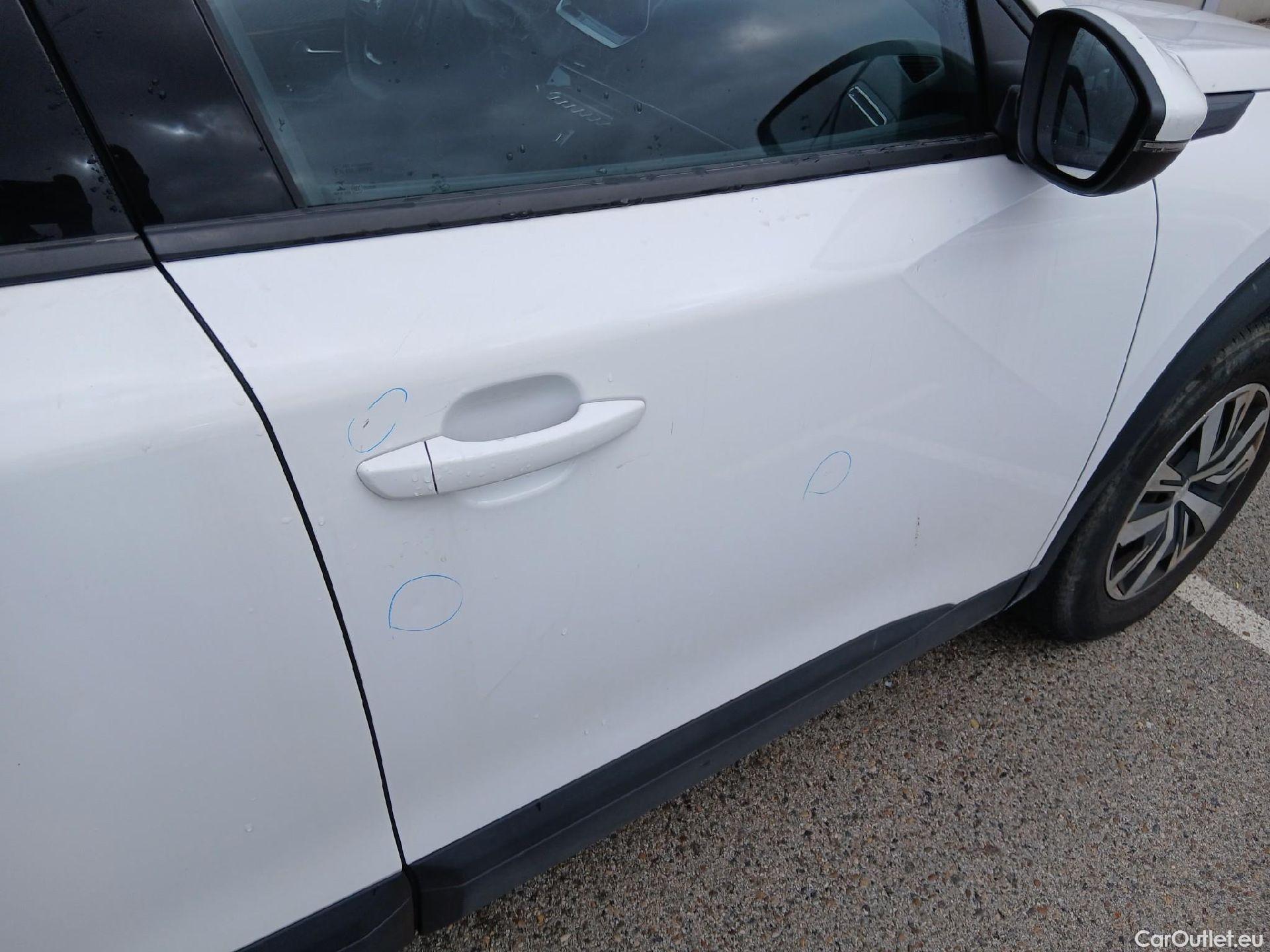  Peugeot  2008 PEUGEOT  / 2019 / 5P / todoterreno Active Puretech 100 S&S BVM6 #29