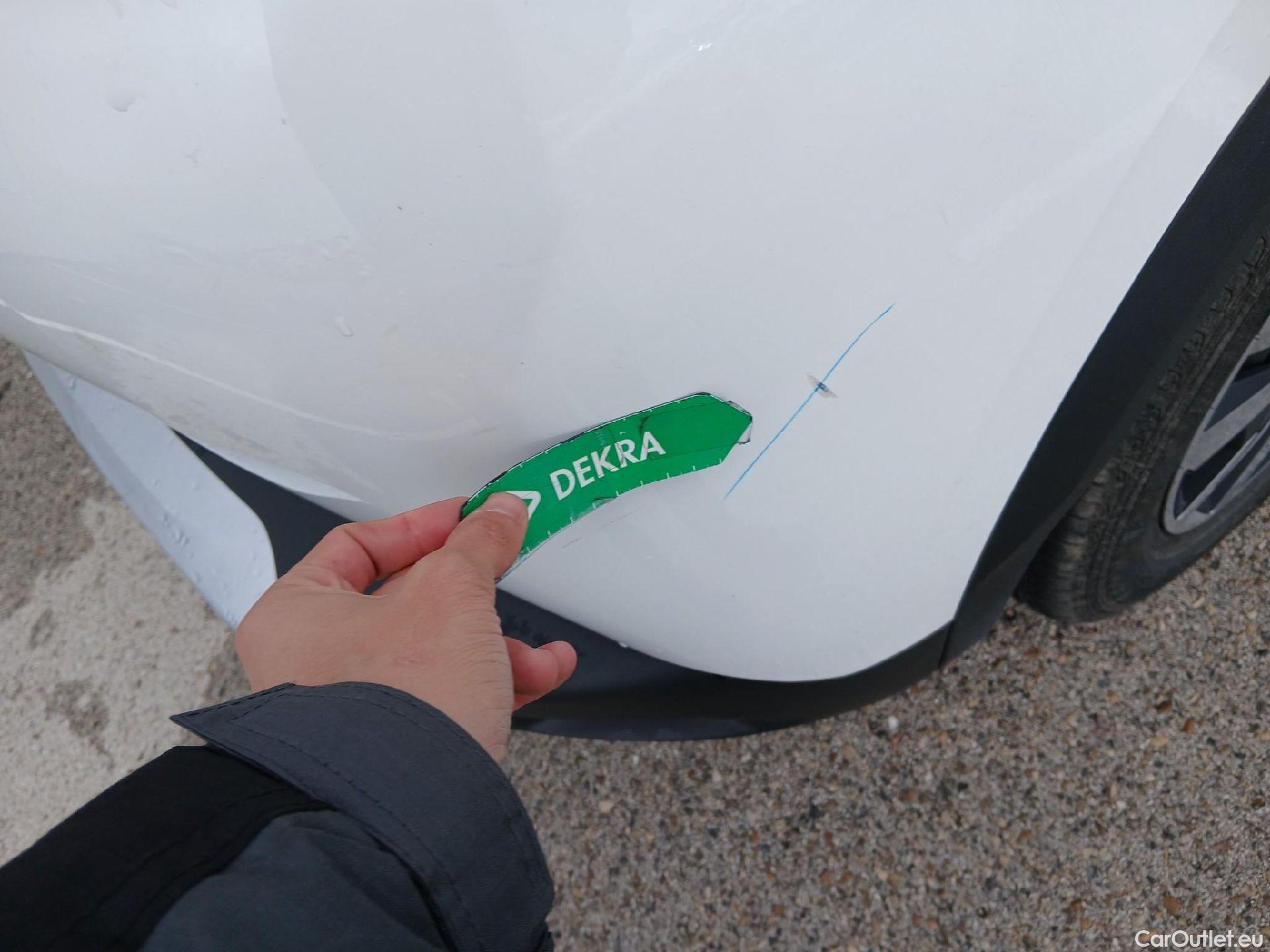  Peugeot  2008 PEUGEOT  / 2019 / 5P / todoterreno Active Puretech 100 S&S BVM6 #22