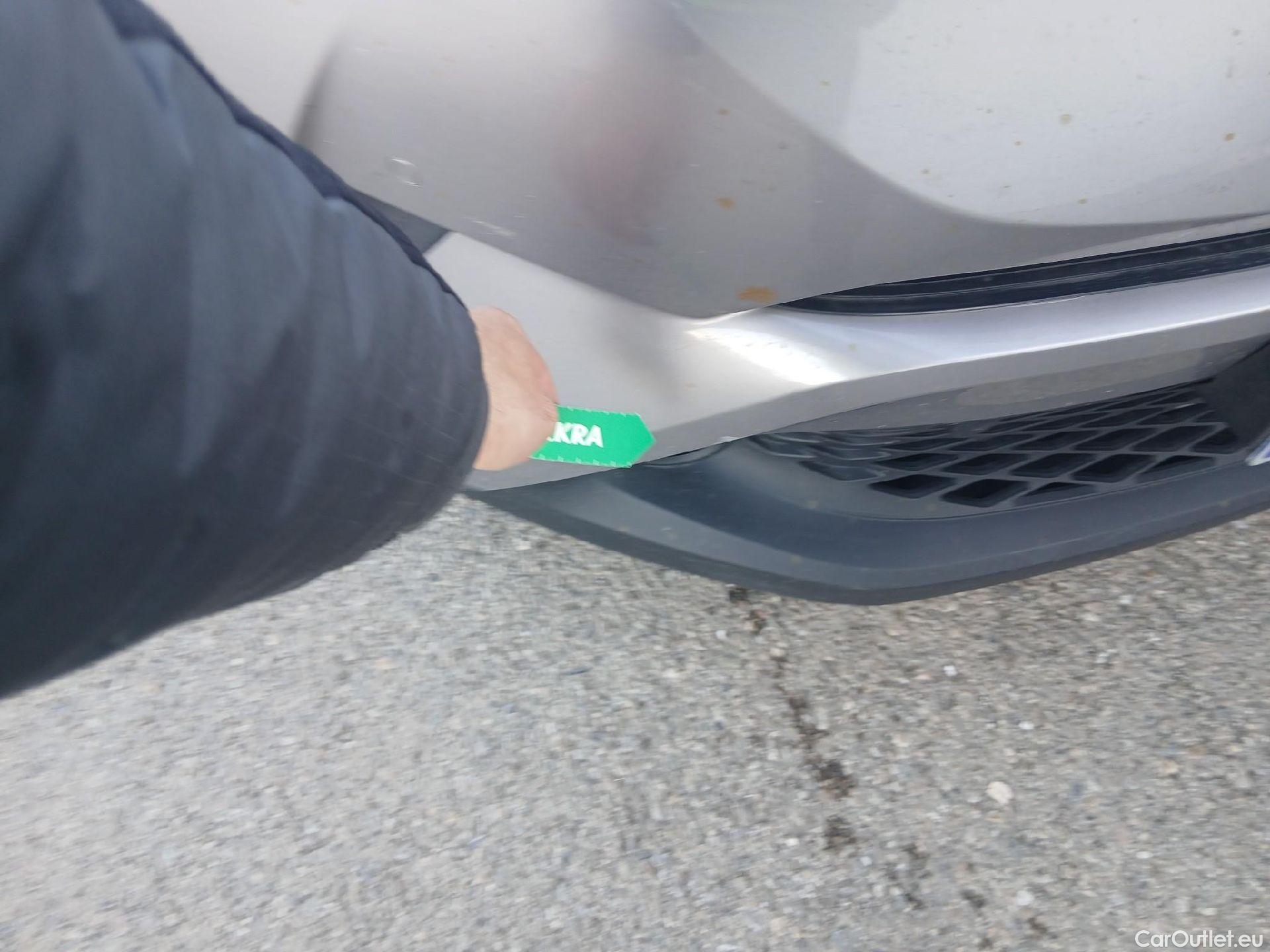  Toyota  C-HR TOYOTA  / 2016 / 5P / todoterreno 1.8 125H Advance (CX) #1