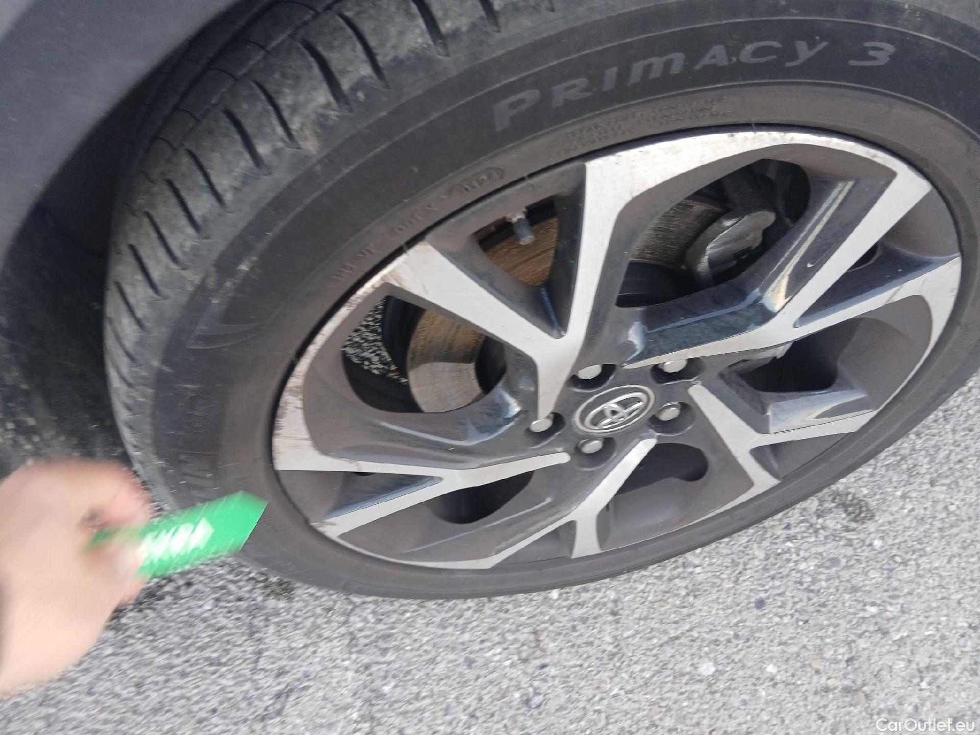  Toyota  C-HR TOYOTA  / 2016 / 5P / todoterreno 1.8 125H Advance (CX) #36