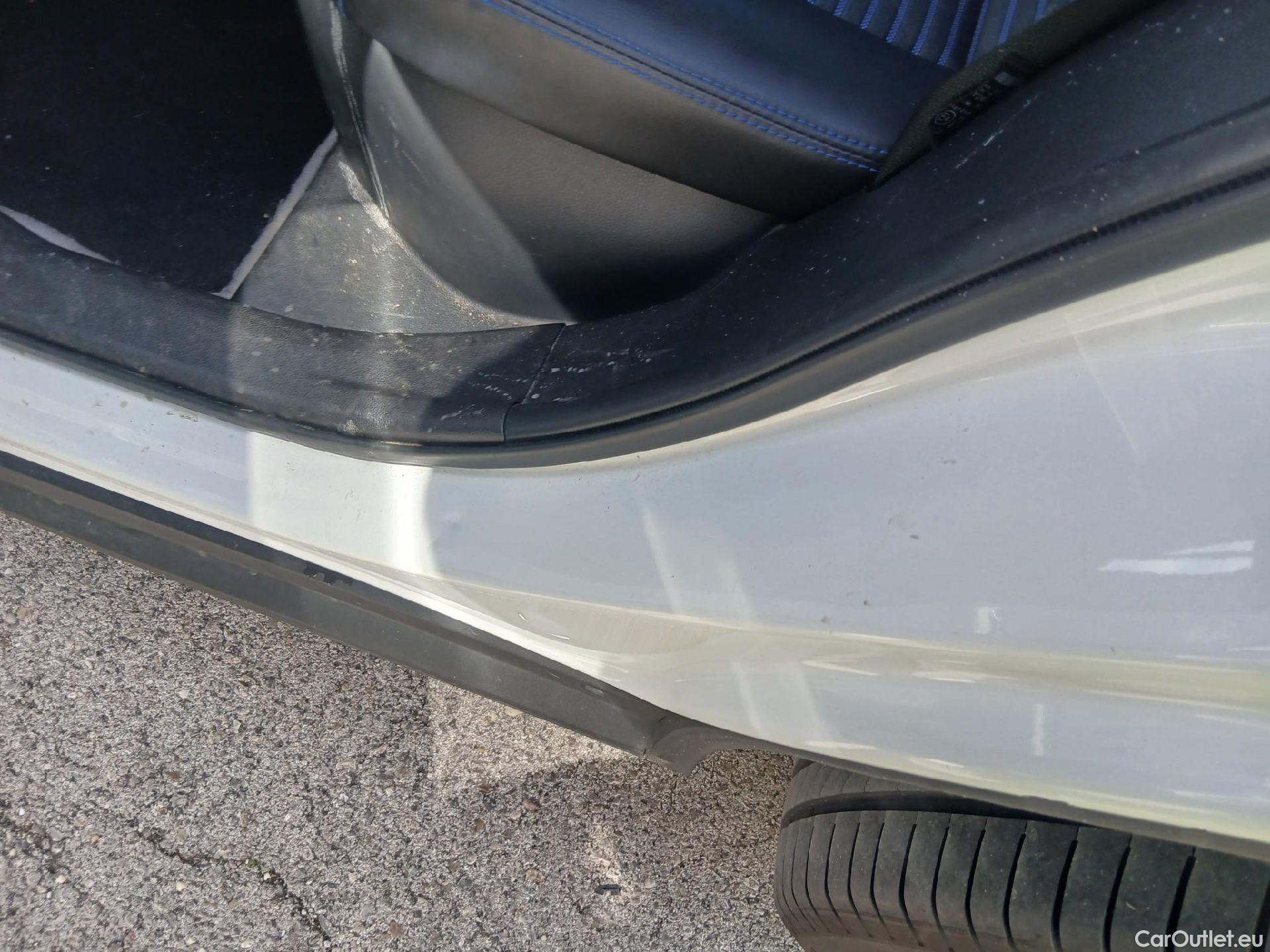  Toyota  RAV4 TOYOTA  / 2018 / 5P / todoterreno 2.5l 220H Style #21