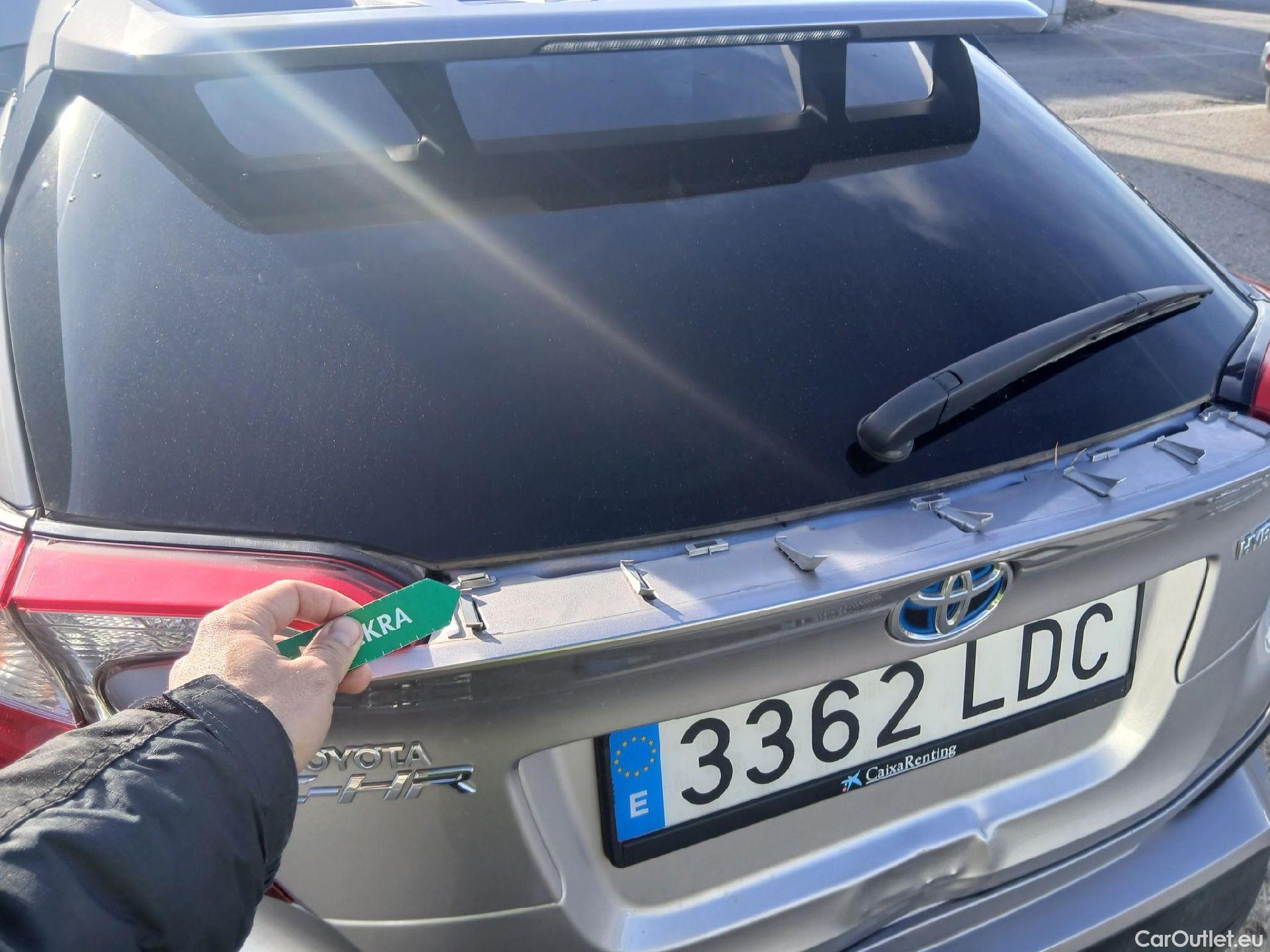  Toyota  C-HR TOYOTA  / 2016 / 5P / todoterreno 1.8 125H Advance (CX) #19