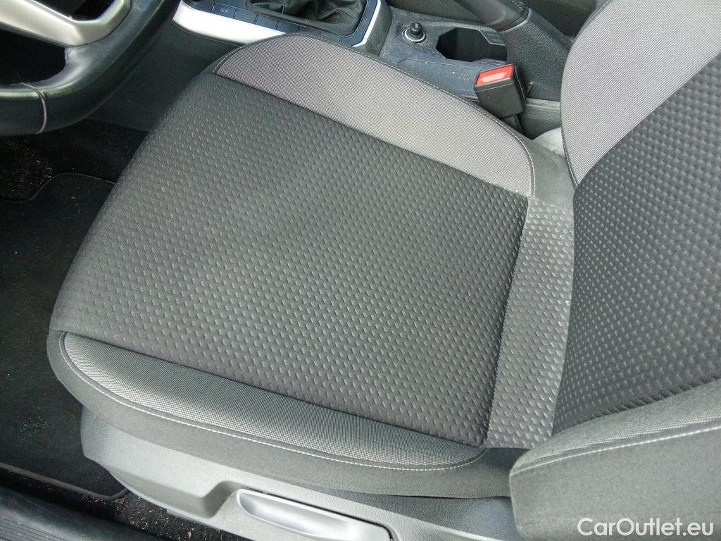  Volkswagen  Polo VOLKSWAGEN  / 2021 / 5P / berlina con portón Life 1.0 TSI 70kW (95CV) #2