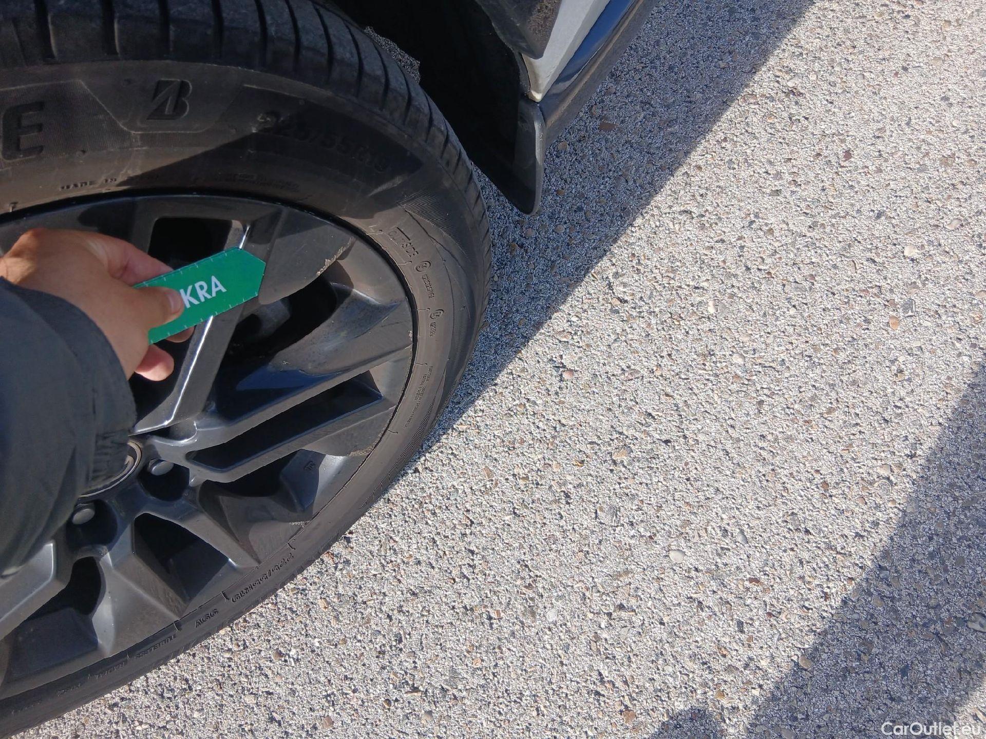  Toyota  RAV4 TOYOTA  / 2018 / 5P / todoterreno 2.5l 220H Style #33