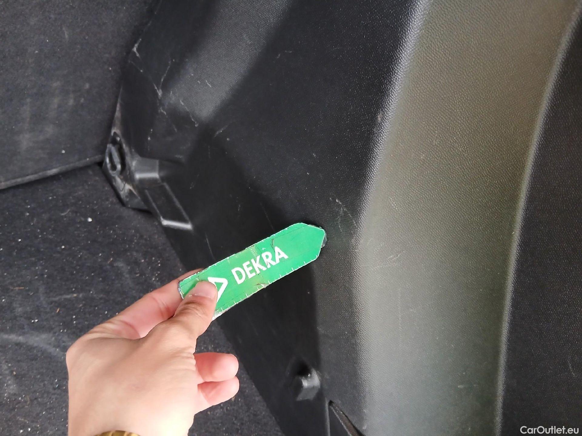  Peugeot  2008 PEUGEOT  / 2019 / 5P / todoterreno Active Puretech 100 S&S BVM6 #25