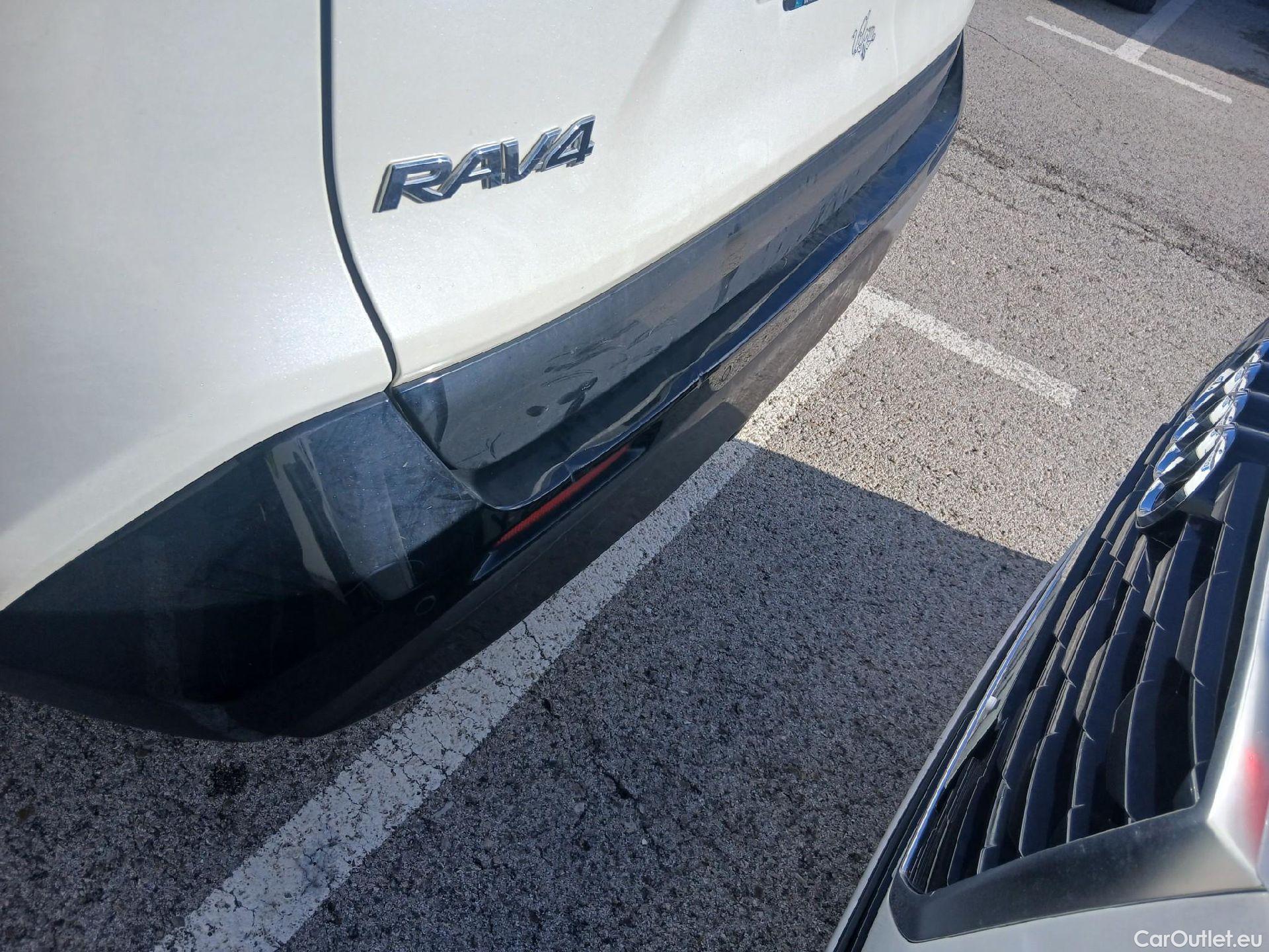  Toyota  RAV4 TOYOTA  / 2018 / 5P / todoterreno 2.5l 220H Style #22