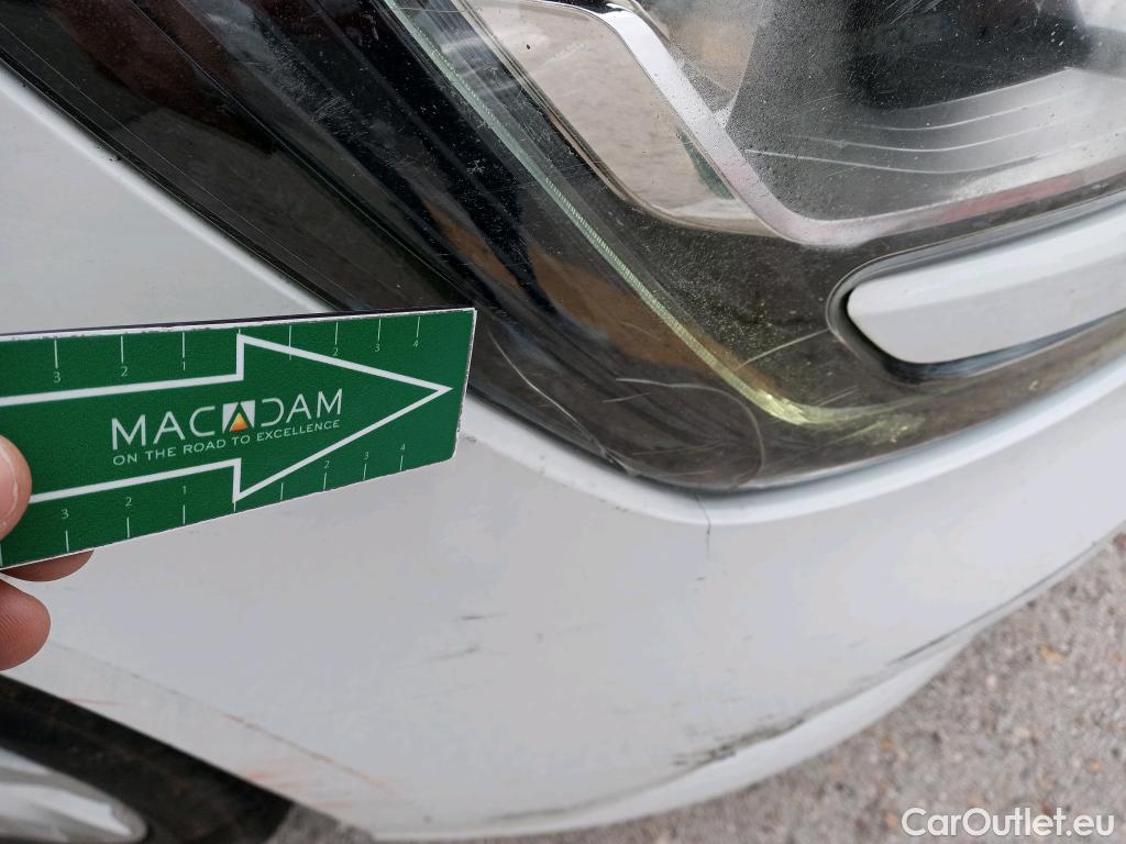  Renault  Megane RENAULT Mégane / 2015 / 5P / familiar Sp. Tourer Zen En. dCi 81kW (110CV) #4