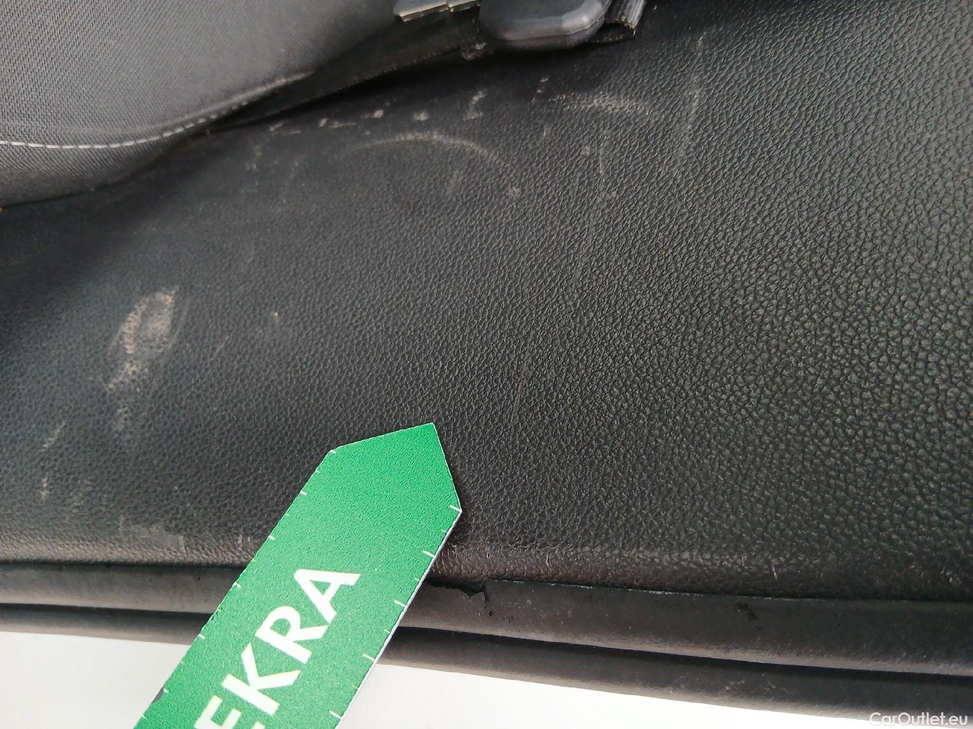  Volkswagen  Golf  VOLKSWAGEN / 2020 / 5P / familiar Life 1.0 eTSI 81kW (110CV) DSG Variant #46