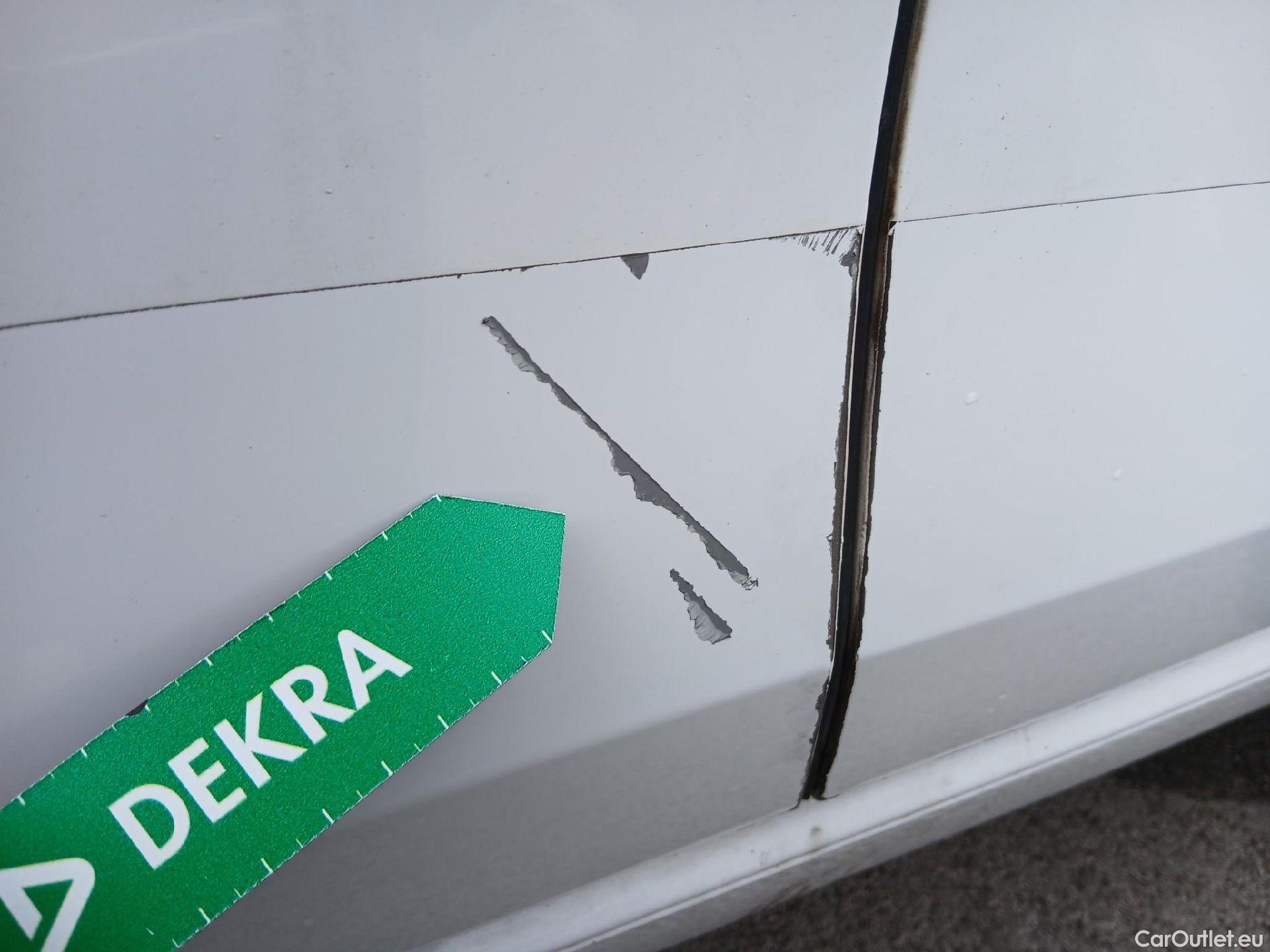  Volkswagen  Golf  VOLKSWAGEN / 2020 / 5P / familiar Life 1.0 eTSI 81kW (110CV) DSG Variant #12