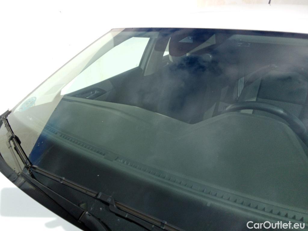  Volkswagen  Polo VOLKSWAGEN  / 2021 / 5P / berlina con portón Life 1.0 TSI 70kW (95CV) #3