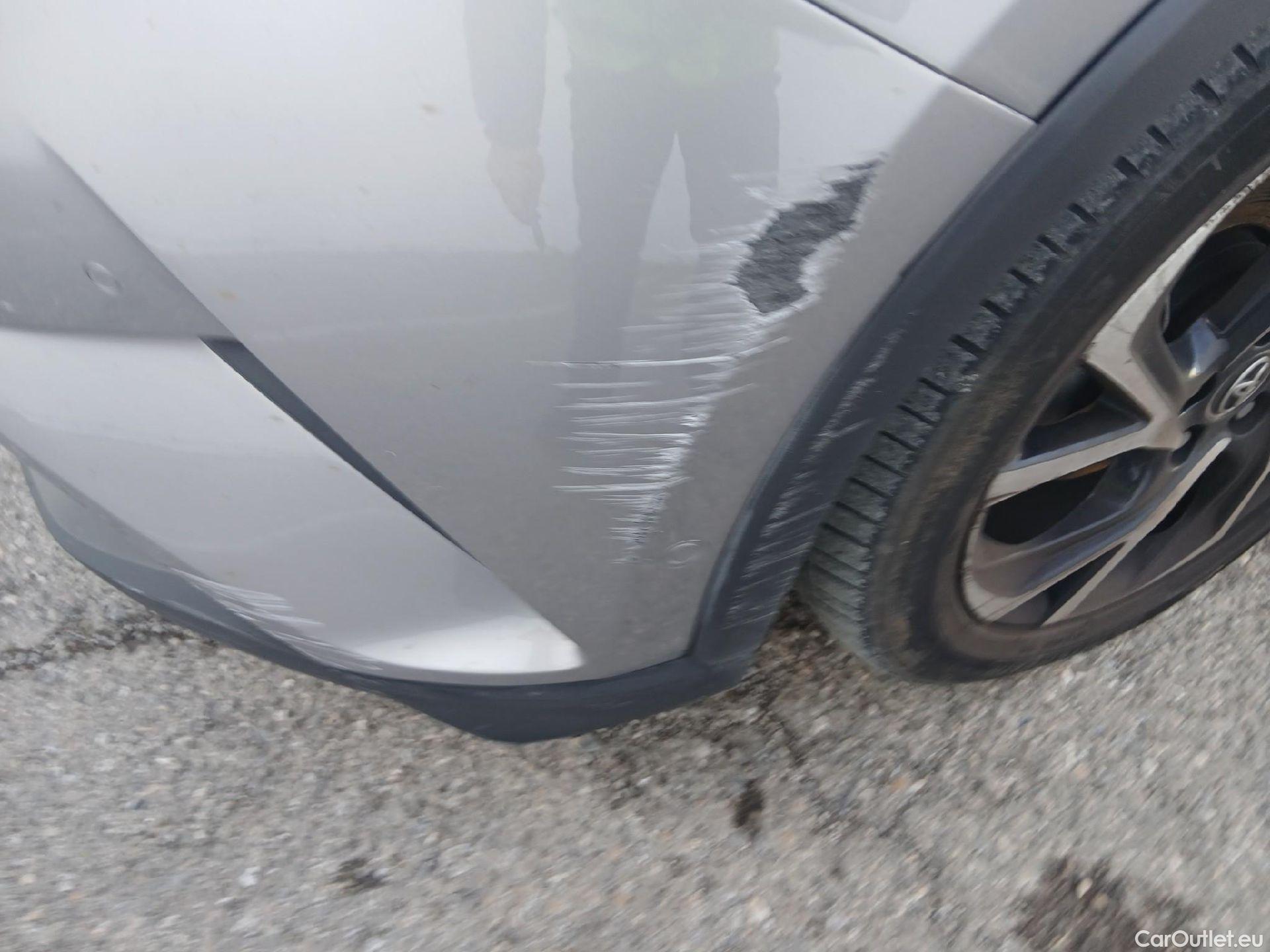  Toyota  C-HR TOYOTA  / 2016 / 5P / todoterreno 1.8 125H Advance (CX) #6