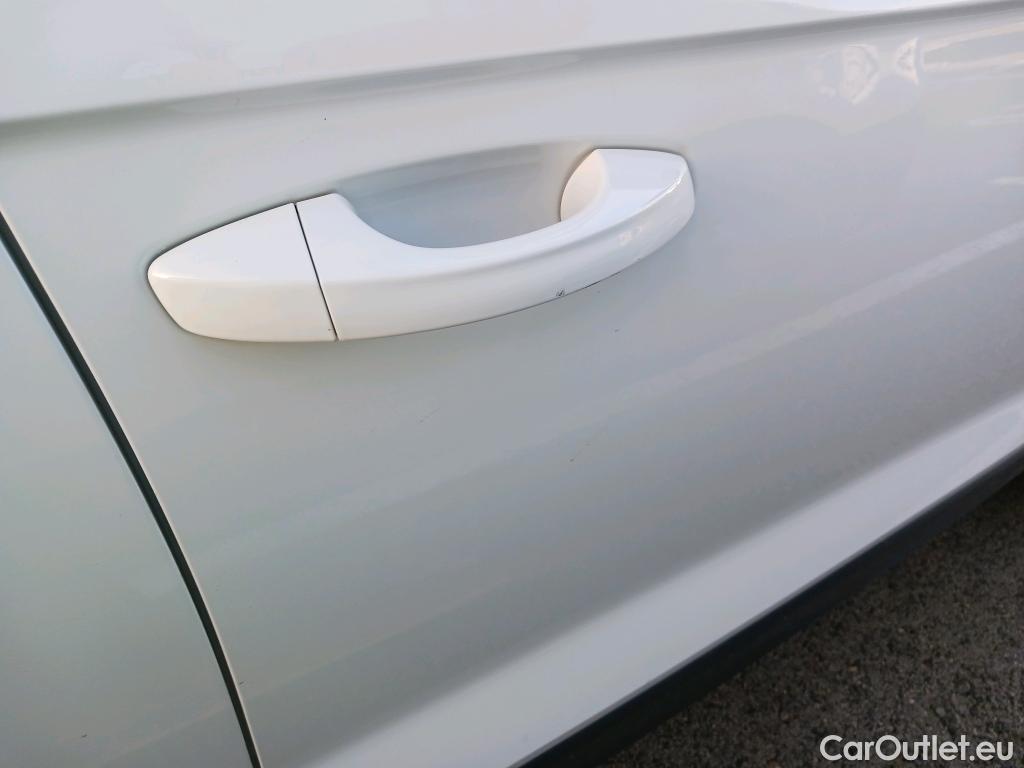  Volkswagen  T-ROC VOLKSWAGEN  / 2017 / 5P / todoterreno Advance 1.6 TDI 85kW (115CV) #25