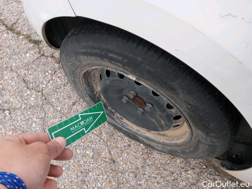  Renault  Clio RENAULT  / 2019 / 5P / berlina con portón Business TCe 74 kW (100CV) GLP #18